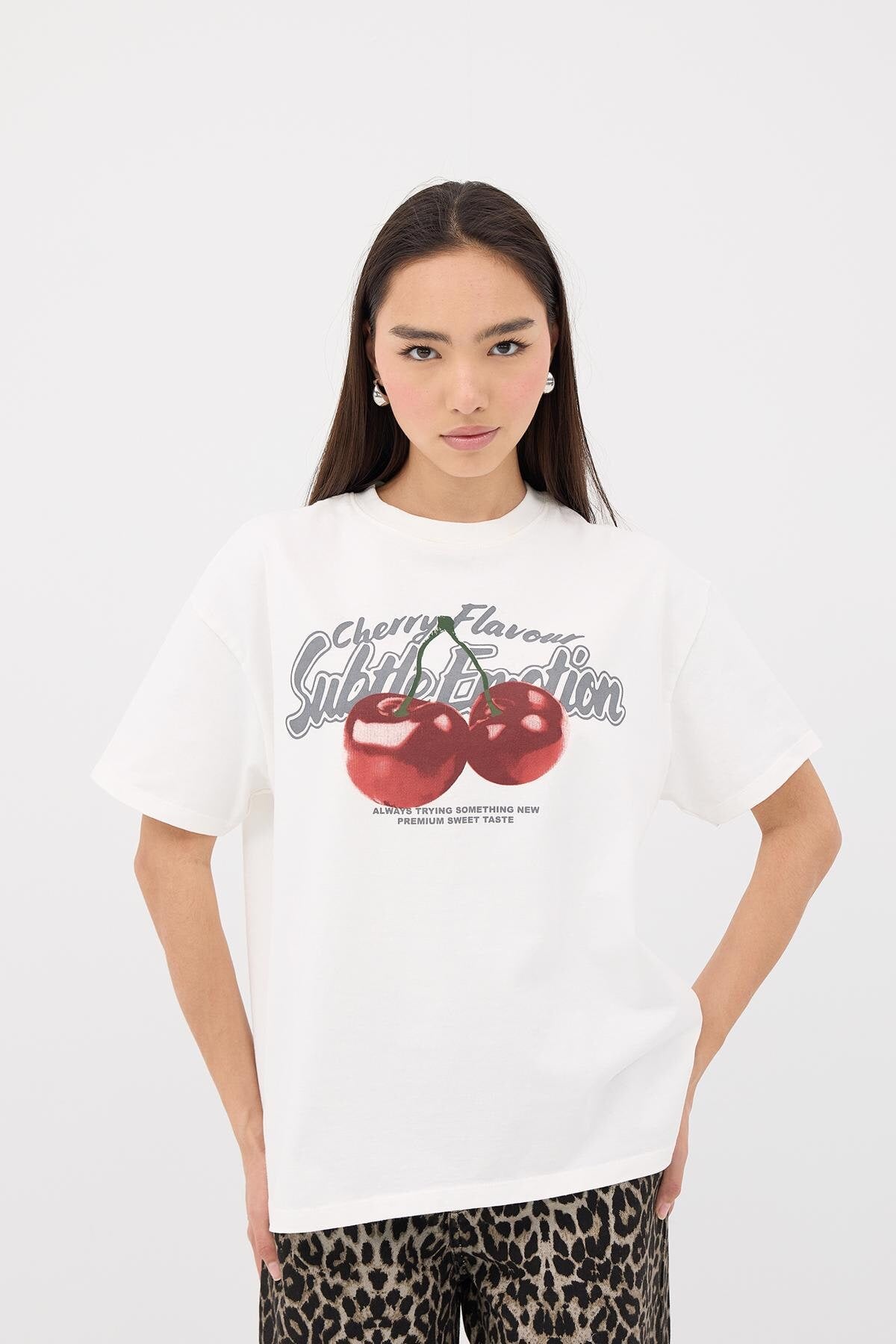 Ecru_Cherry-Printed-Crew-Neck-T-Shirt-addax