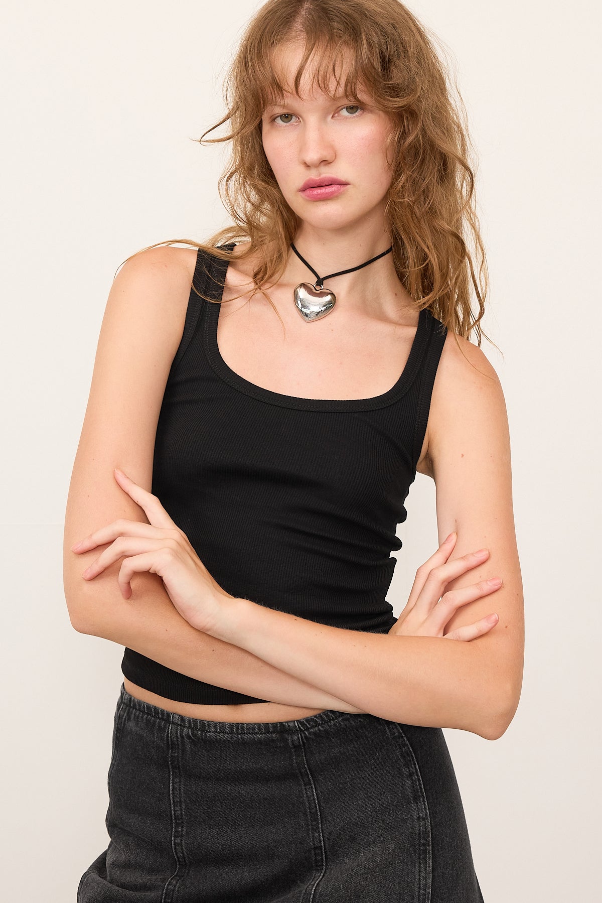 Black_U-Neck-Sleeveless-Tank-Top-addax