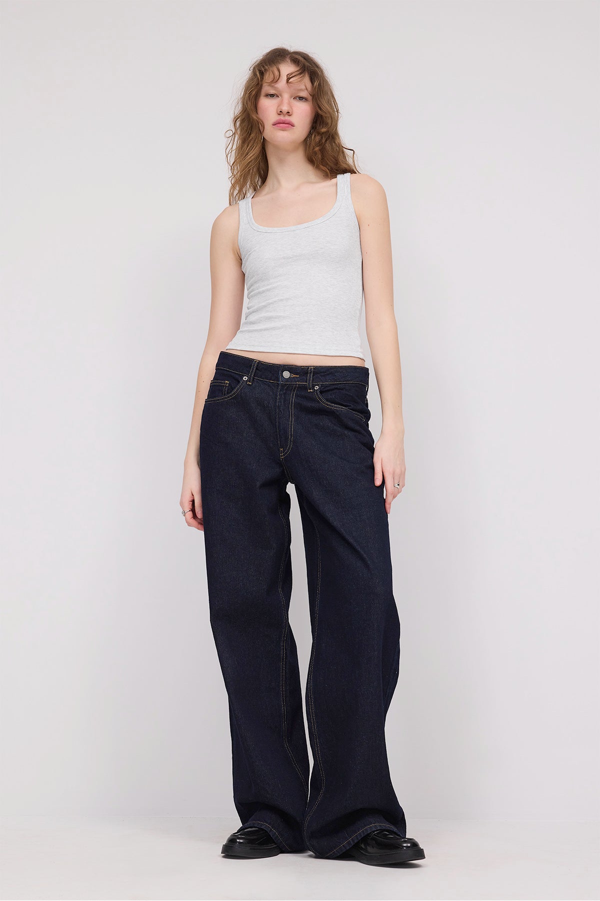 Snow-Melange_U-Neck-Sleeveless-Tank-Top-addax