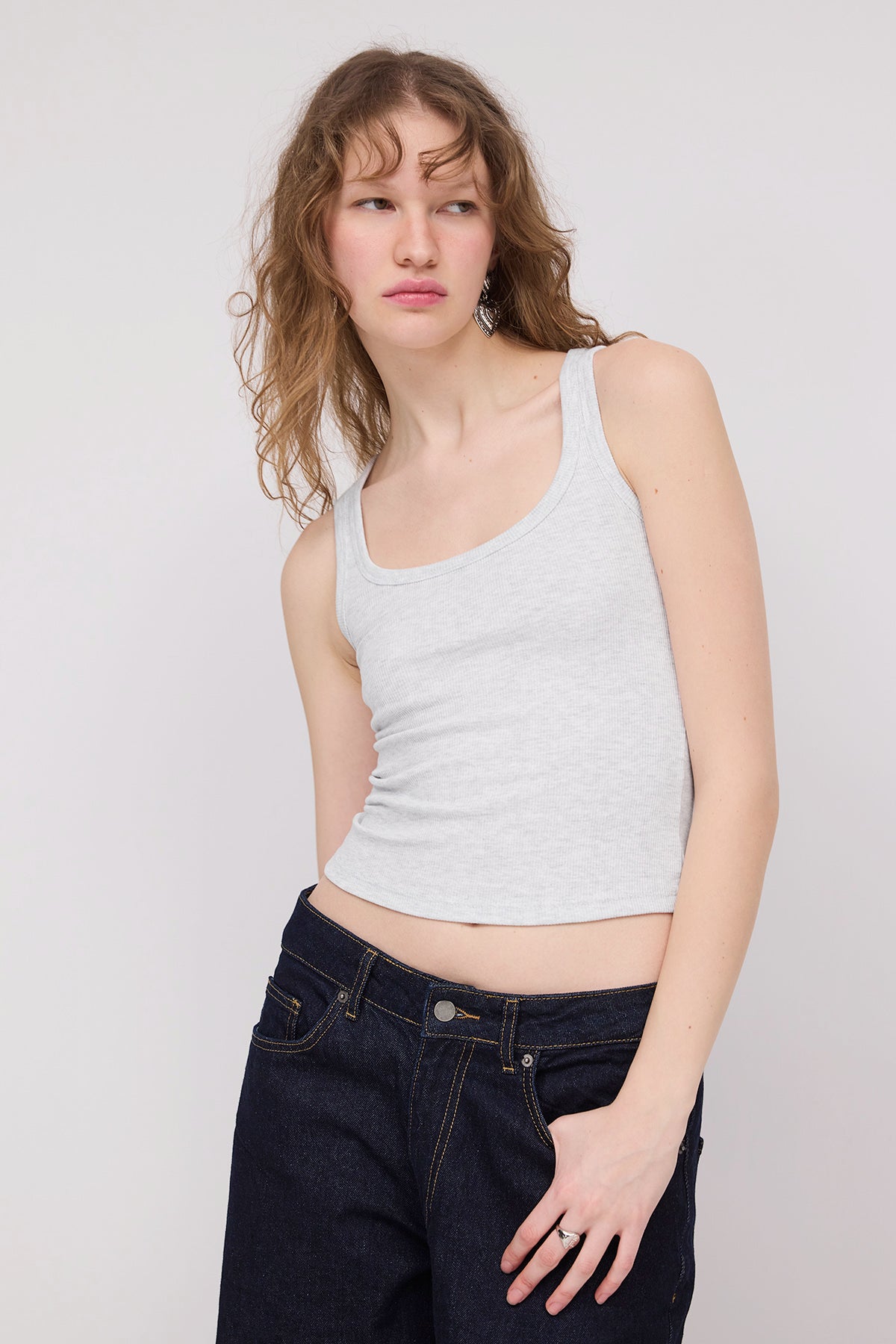 Snow-Melange_U-Neck-Sleeveless-Tank-Top-addax