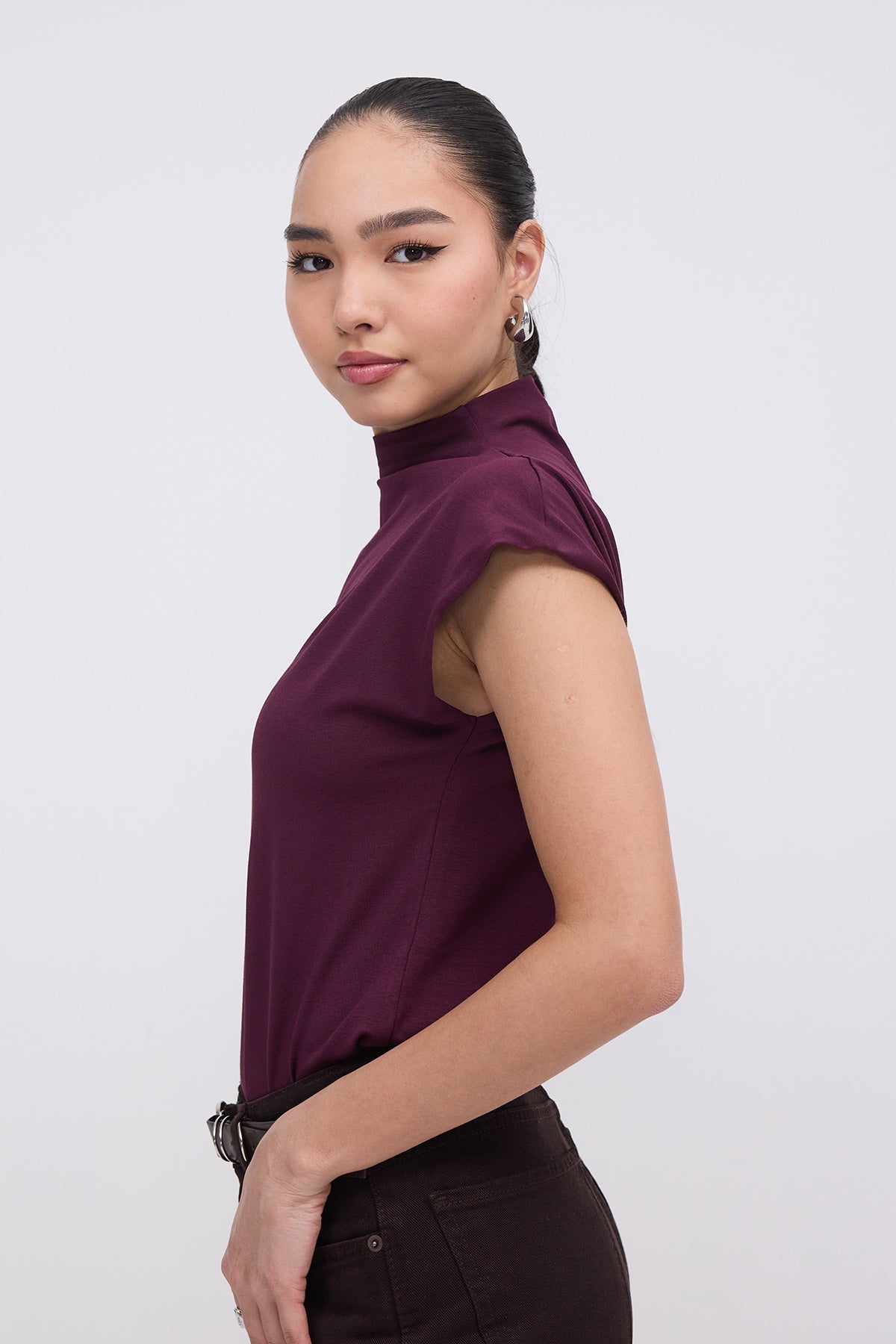 Gardenia_High-Neck-Basic-Blouse-addax