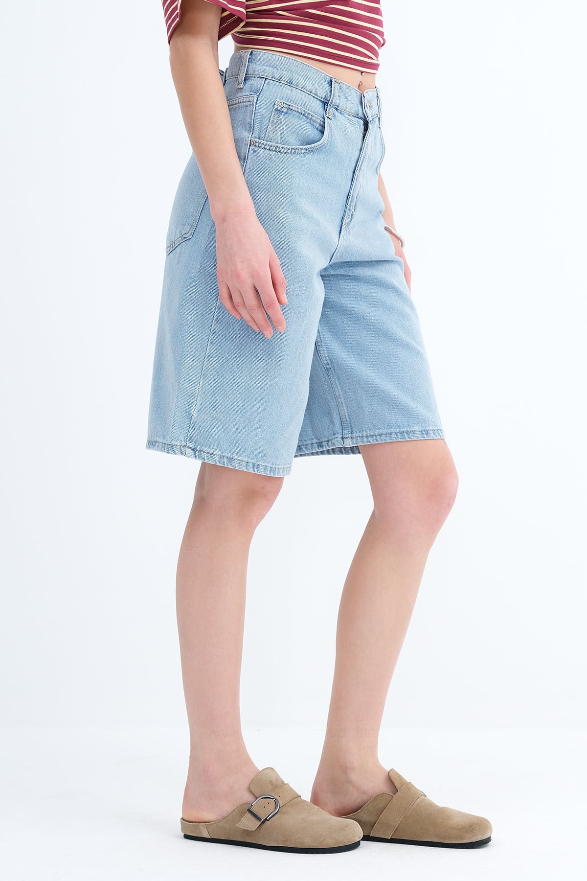 Acid-Wash_Bermuda-Denim-Shorts-addax