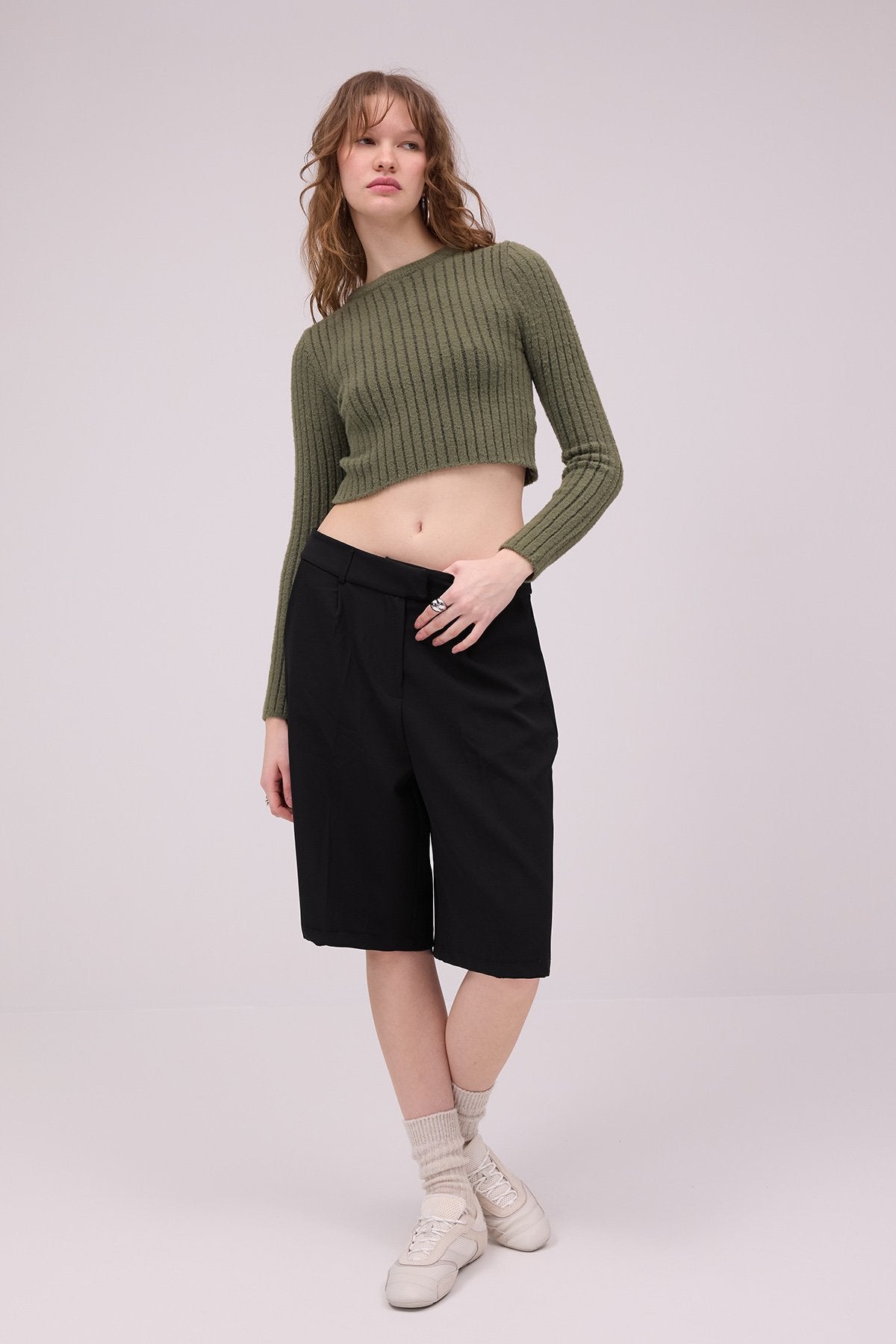 Oil-Green_Soft-Crop-Knit-Sweater-addax