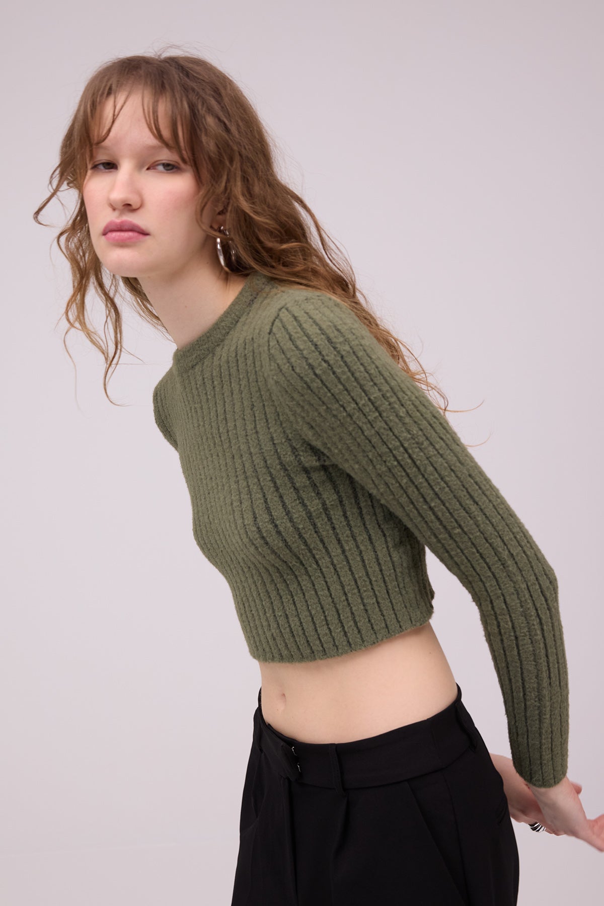 Oil-Green_Soft-Crop-Knit-Sweater-addax
