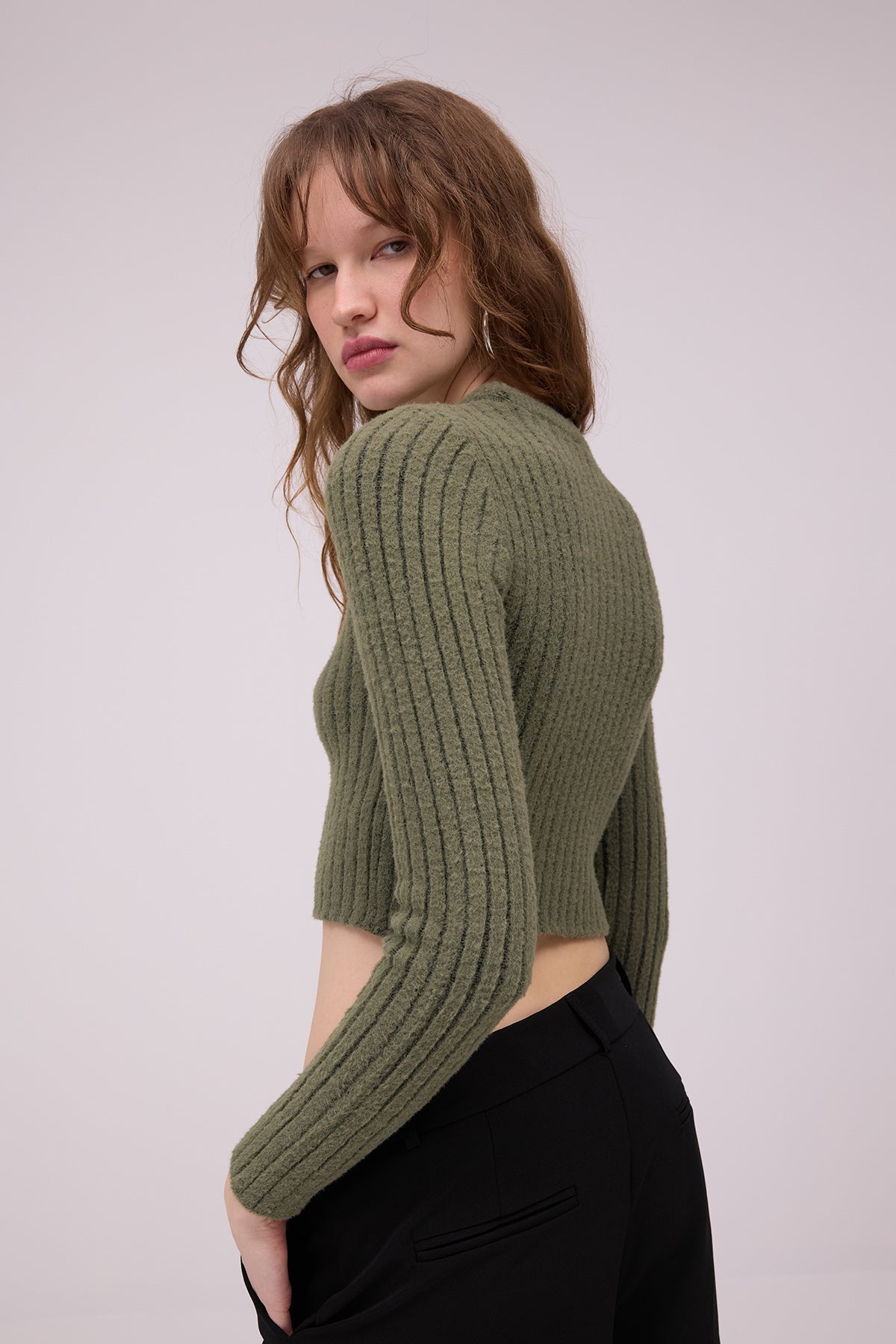 Oil-Green_Soft-Crop-Knit-Sweater-addax