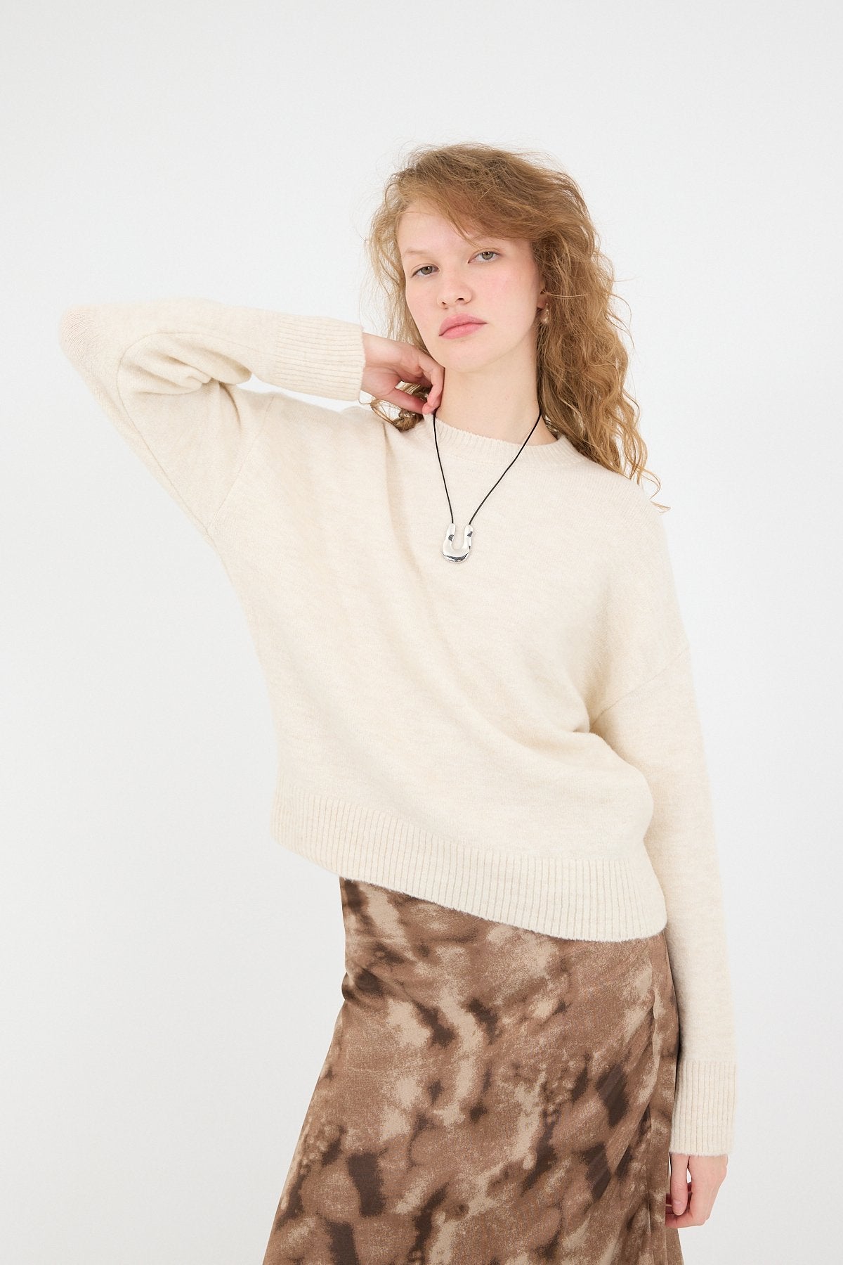 Beige_Crew-Neck-Long-Sleeve-Knitwear-Sweater-addax