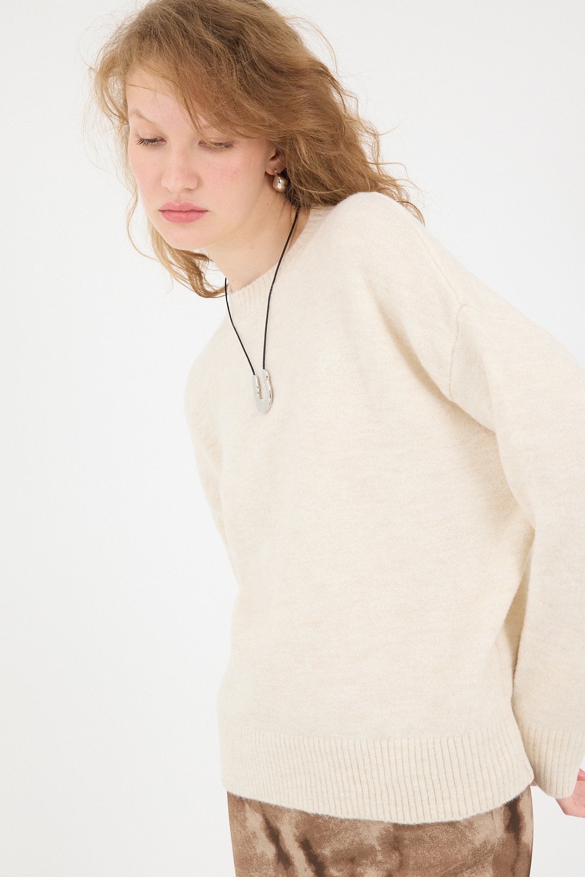 Beige_Crew-Neck-Long-Sleeve-Knitwear-Sweater-addax