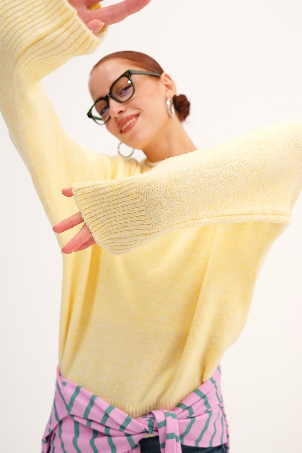 Light-Yellow_Crew-Neck-Long-Sleeve-Knitwear-Sweater-addax