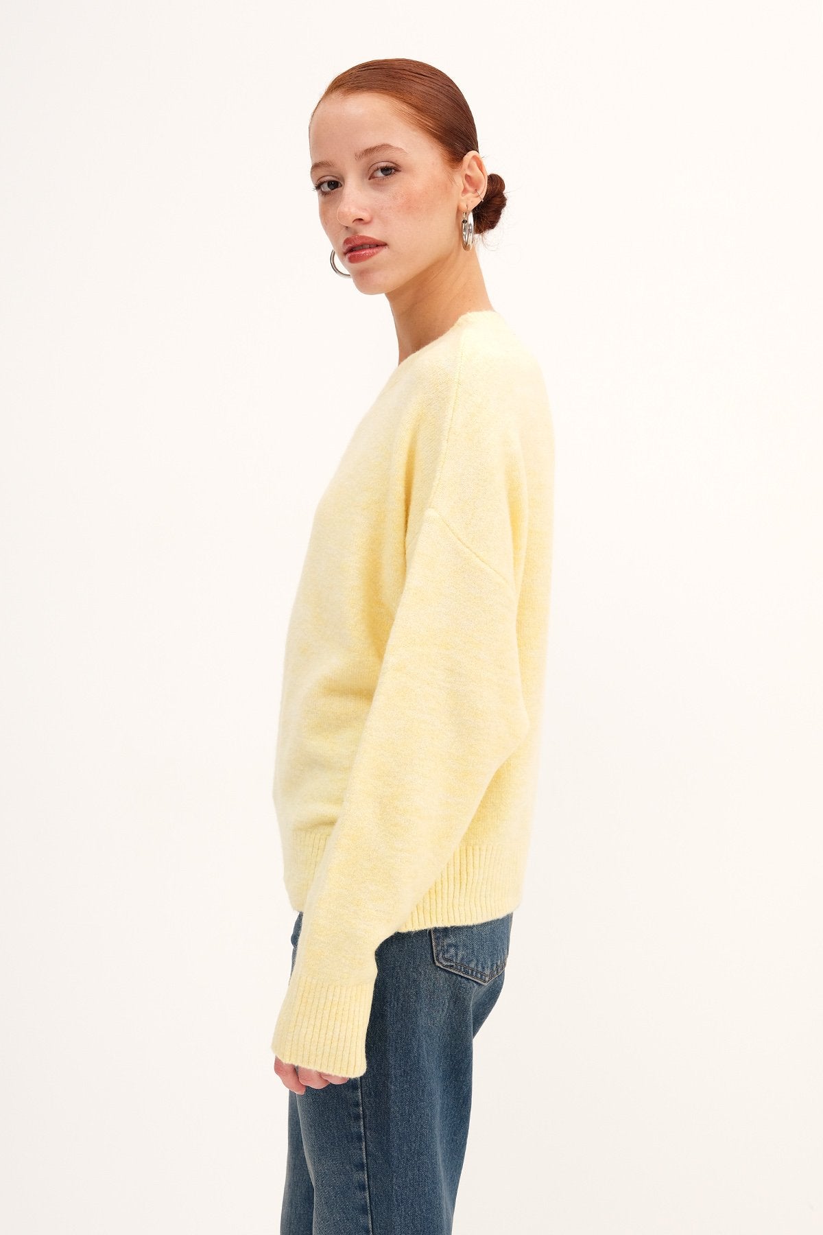 Light-Yellow_Crew-Neck-Long-Sleeve-Knitwear-Sweater-addax