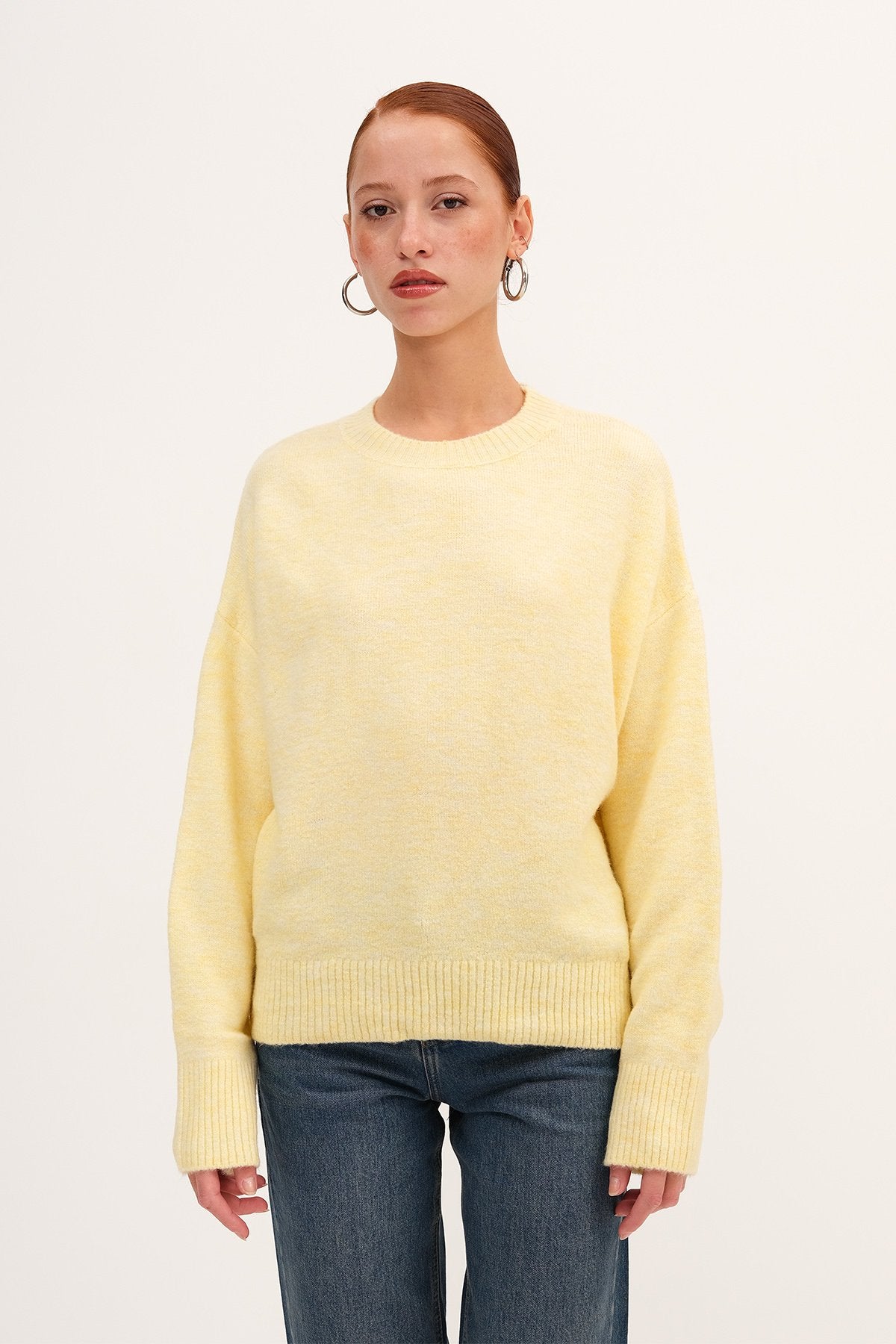 Light-Yellow_Crew-Neck-Long-Sleeve-Knitwear-Sweater-addax