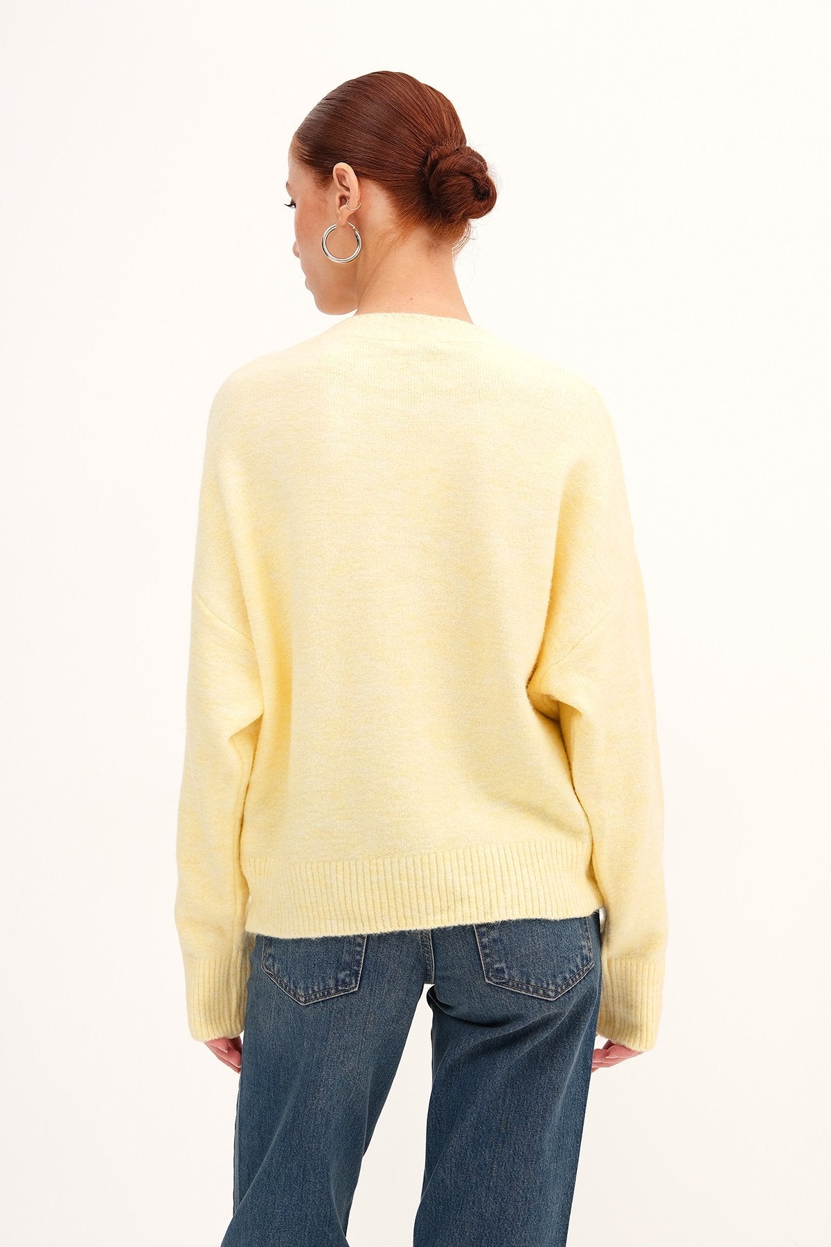 Light-Yellow_Crew-Neck-Long-Sleeve-Knitwear-Sweater-addax
