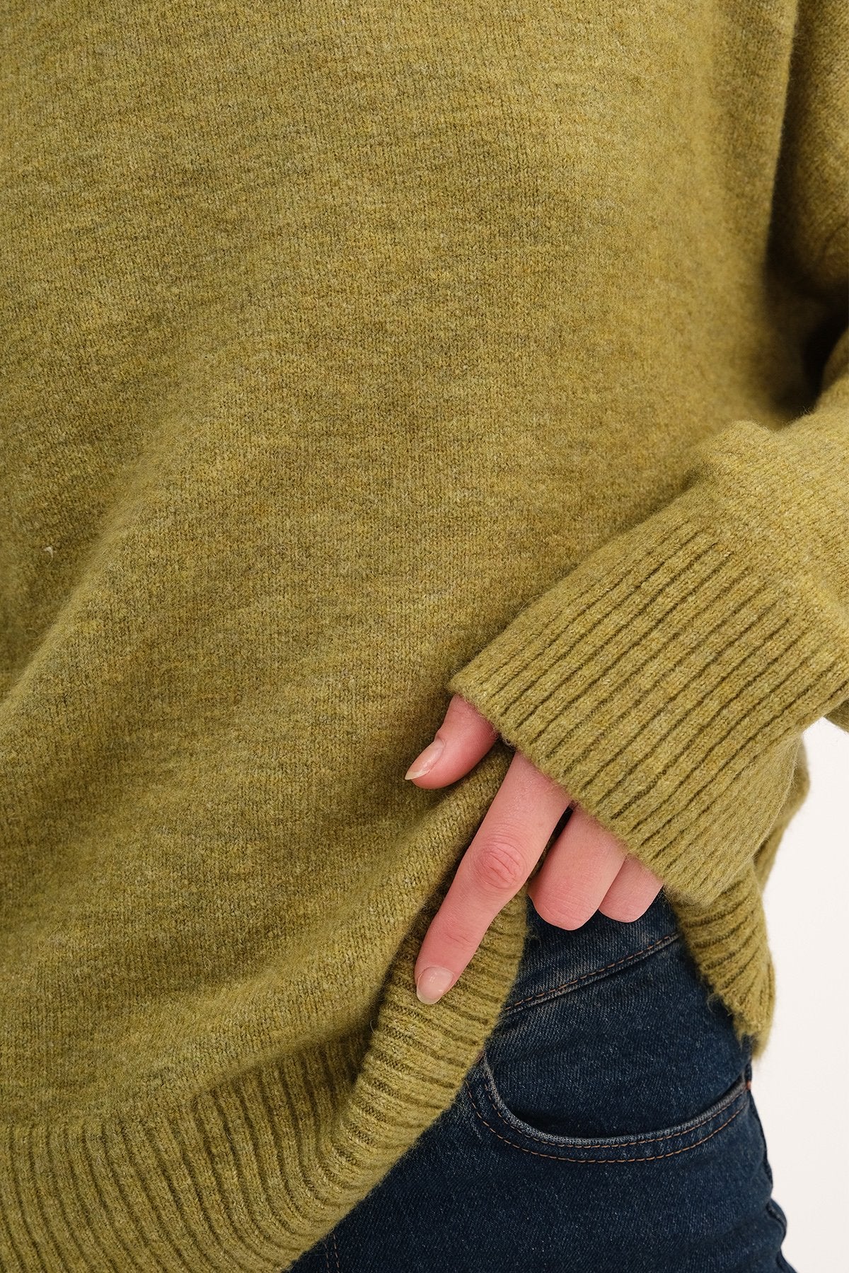 Olive_Crew-Neck-Long-Sleeve-Knitwear-Sweater-addax