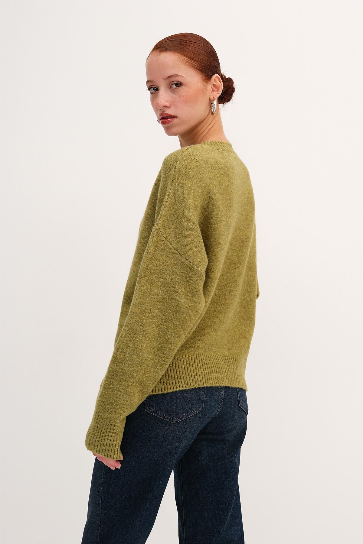 Olive_Crew-Neck-Long-Sleeve-Knitwear-Sweater-addax