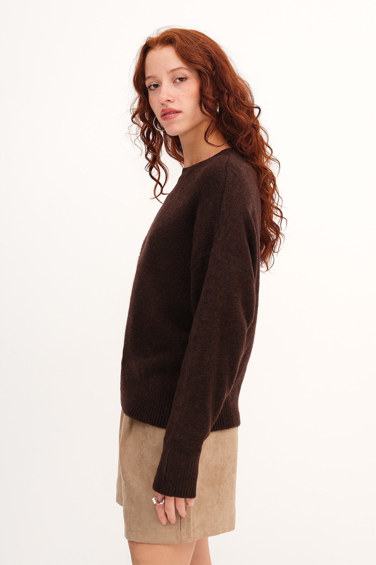Bitter-Coffee_Crew-Neck-Long-Sleeve-Knitwear-Sweater-addax
