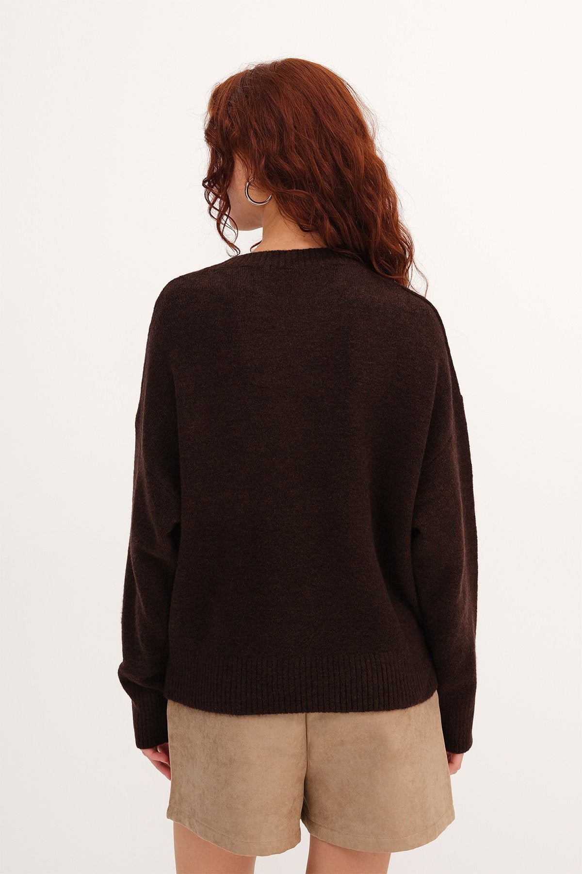 Bitter-Coffee_Crew-Neck-Long-Sleeve-Knitwear-Sweater-addax