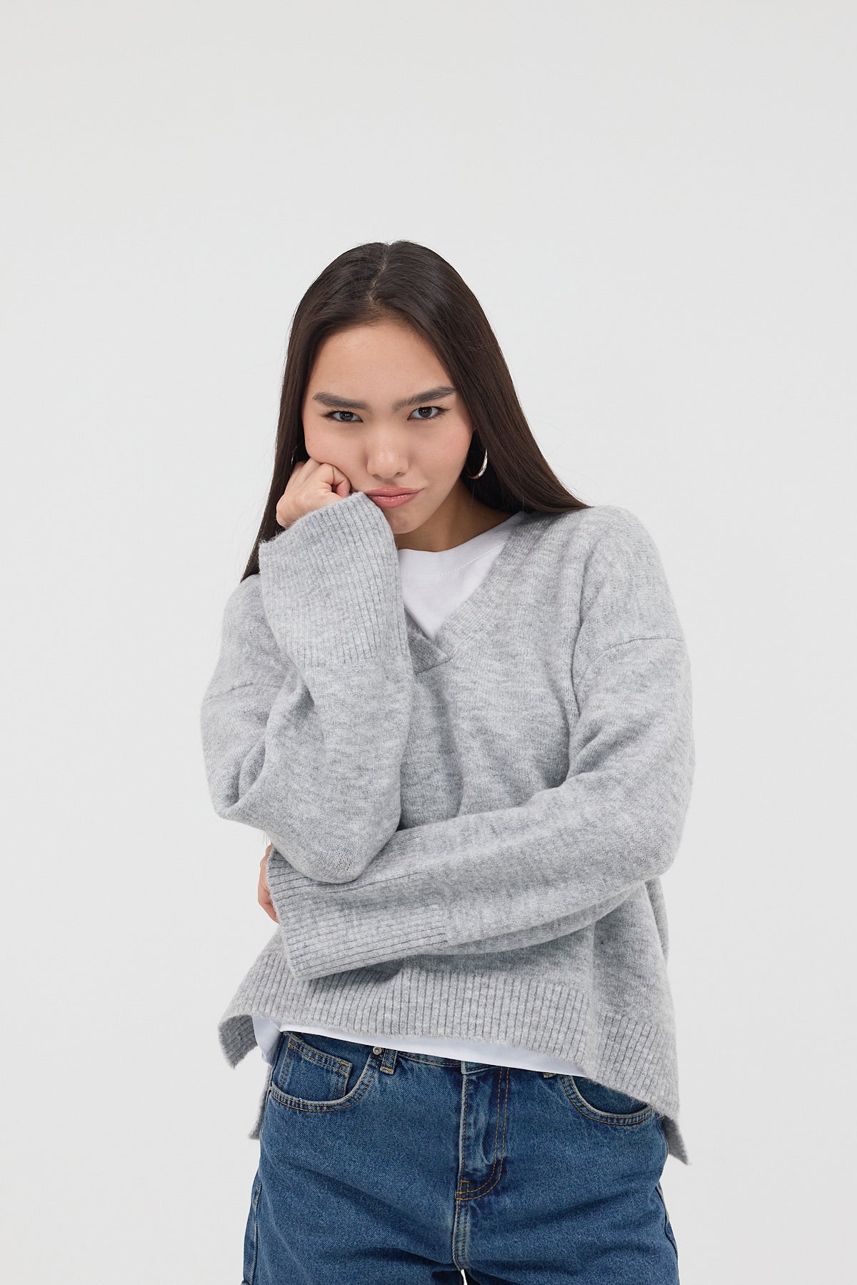 Grey_V-Neck-Knitwear-Sweater-addax