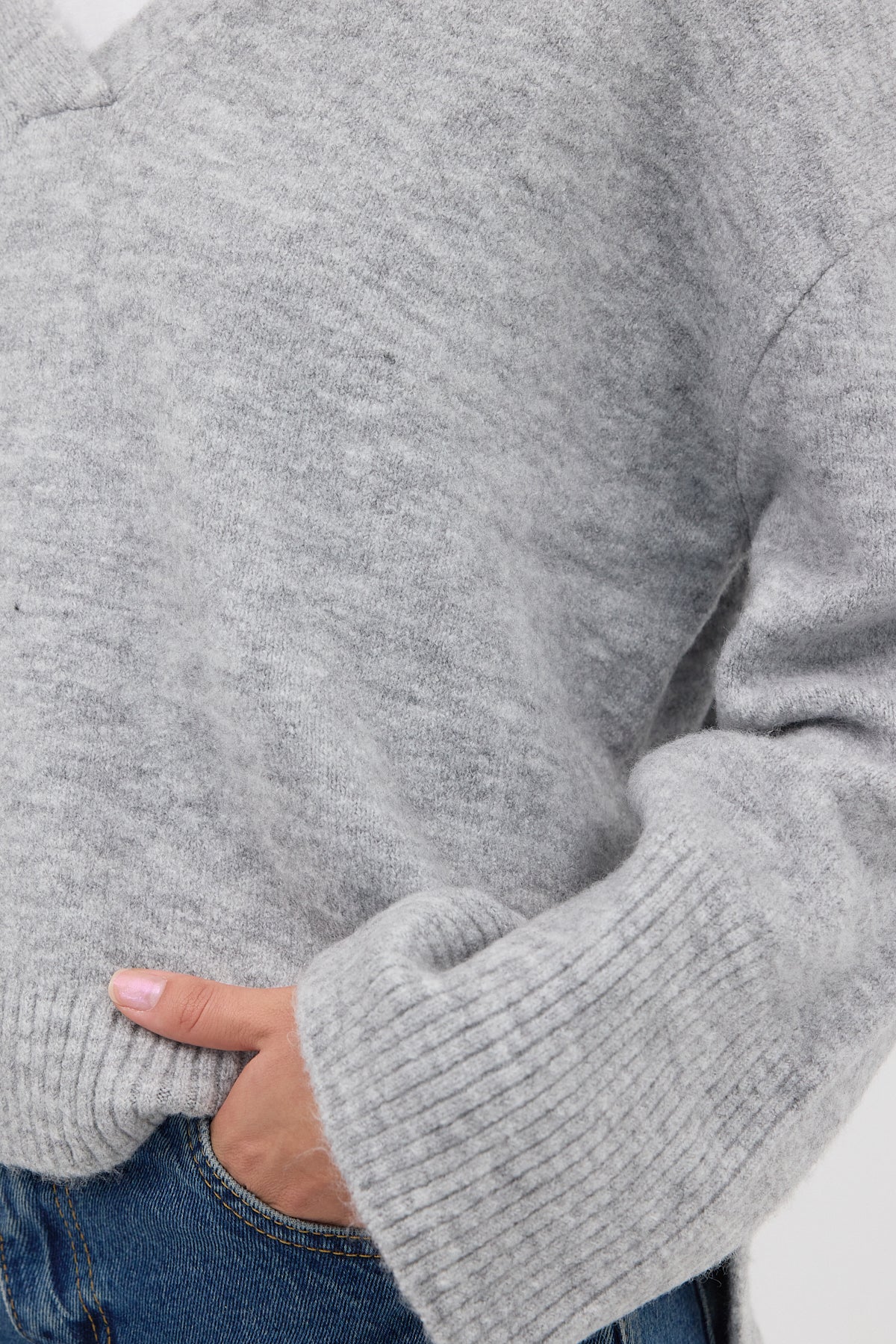 Grey_V-Neck-Knitwear-Sweater-addax