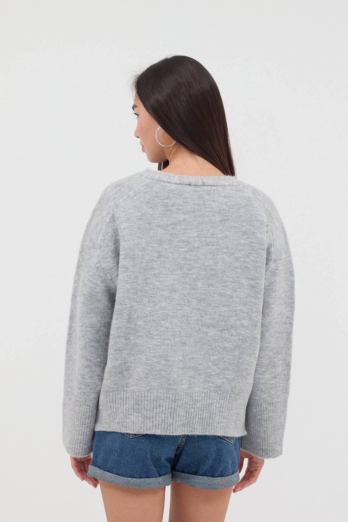 Grey_V-Neck-Knitwear-Sweater-addax