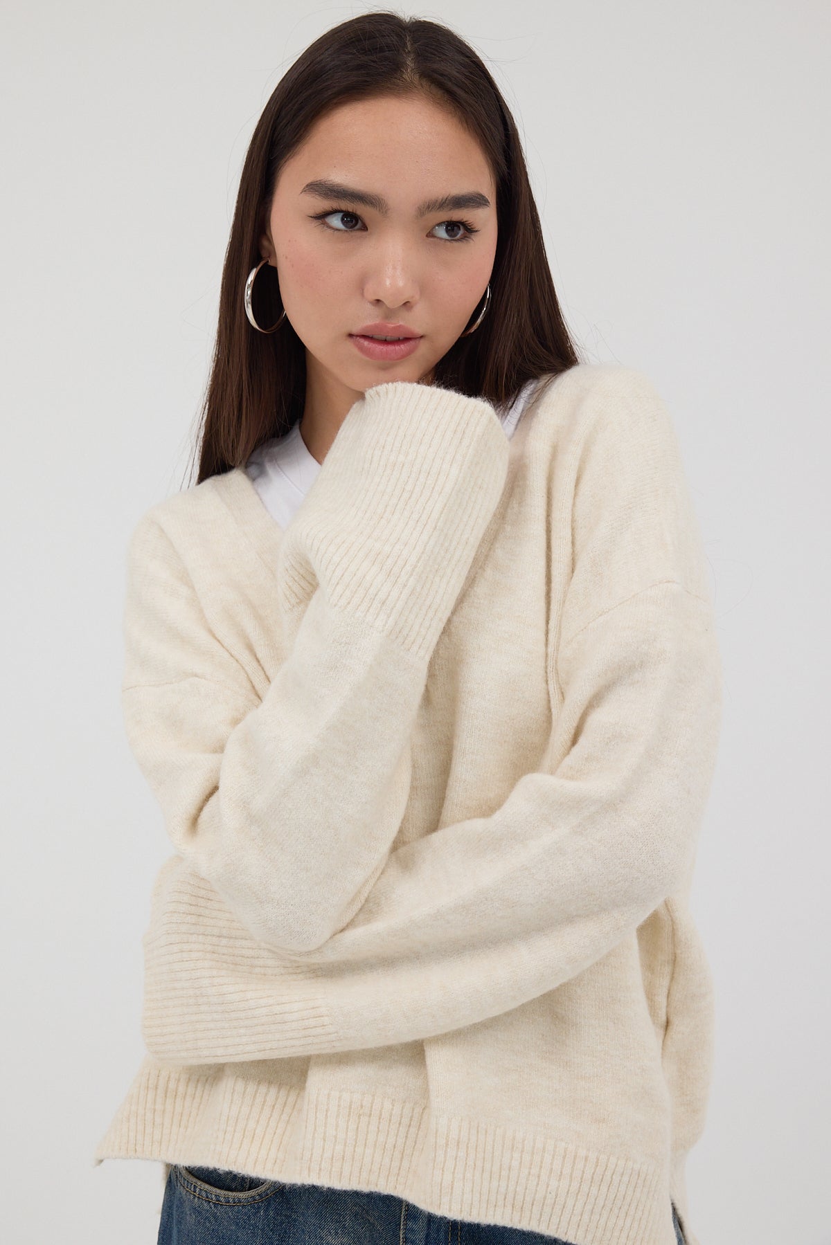 Beige_V-Neck-Knitwear-Sweater-addax