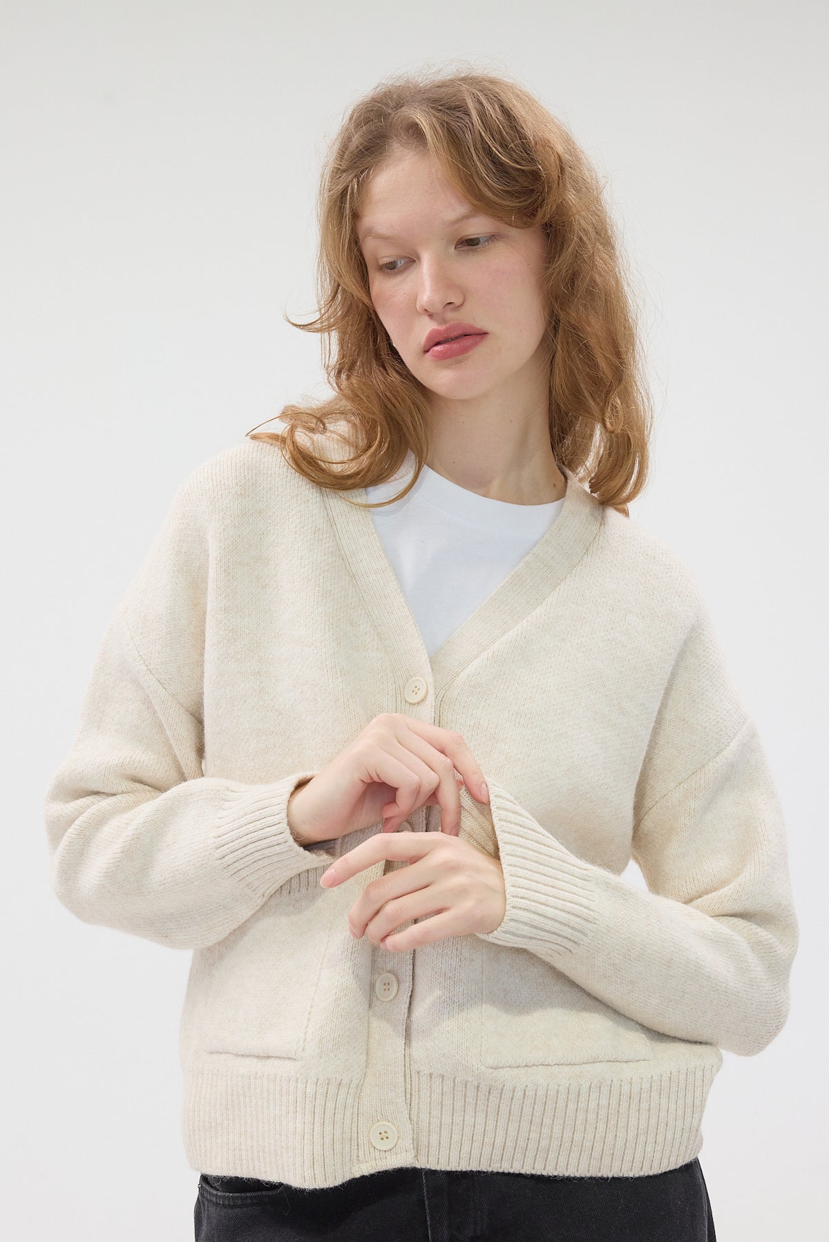 Stone_Double-Pocket-Buttoned-Knitwear-Cardigan-addax