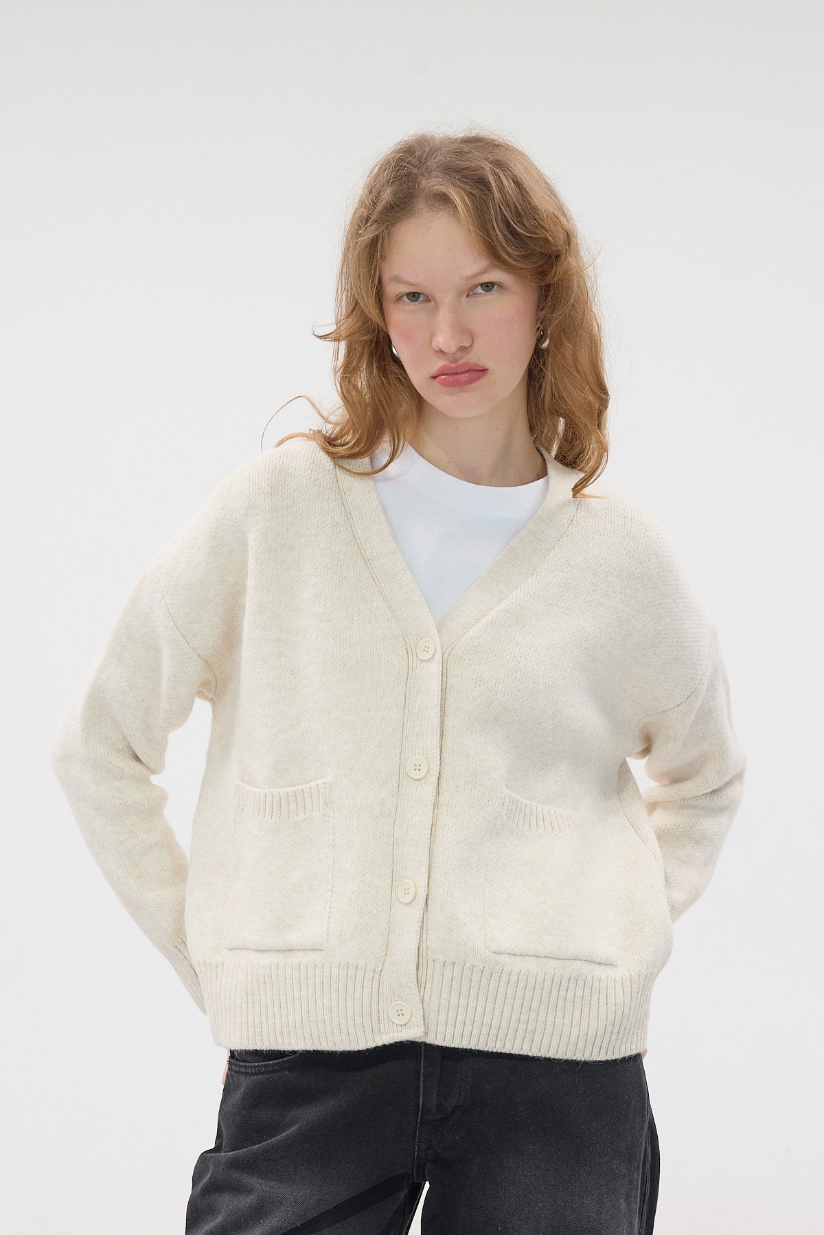 Stone_Double-Pocket-Buttoned-Knitwear-Cardigan-addax