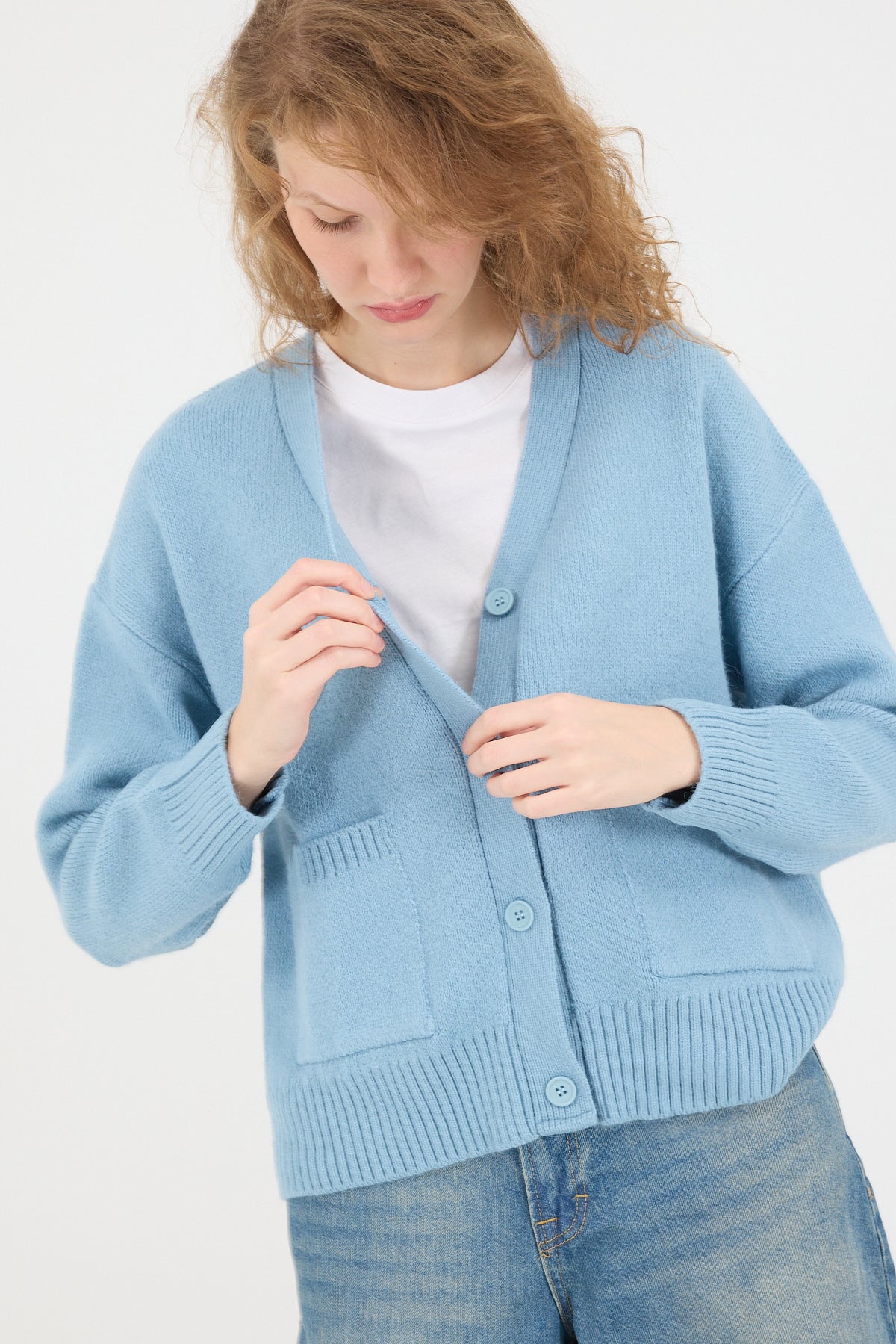 Light-Blue_Double-Pocket-Buttoned-Knitwear-Cardigan-addax