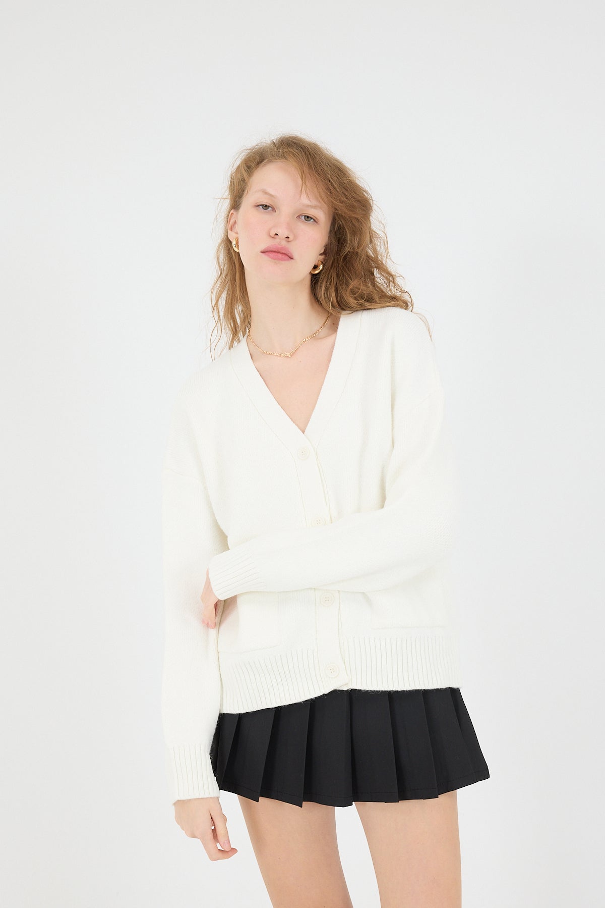 Ecru_Double-Pocket-Buttoned-Knitwear-Cardigan-addax