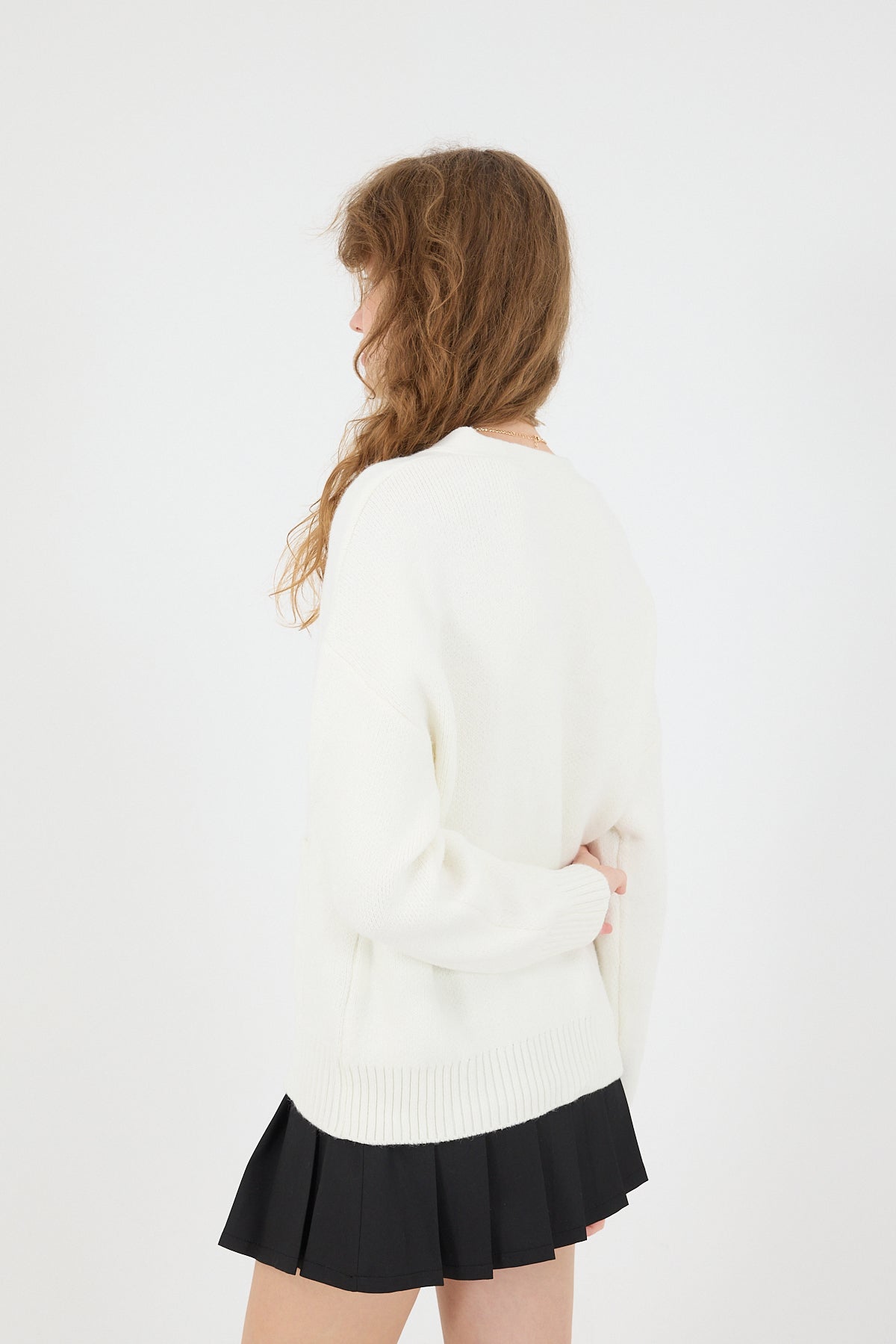 Ecru_Double-Pocket-Buttoned-Knitwear-Cardigan-addax