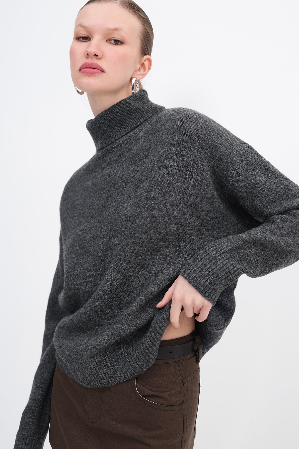 Charcoal_Turtleneck-Long-Sleeve-Knitwear-Sweater-addax