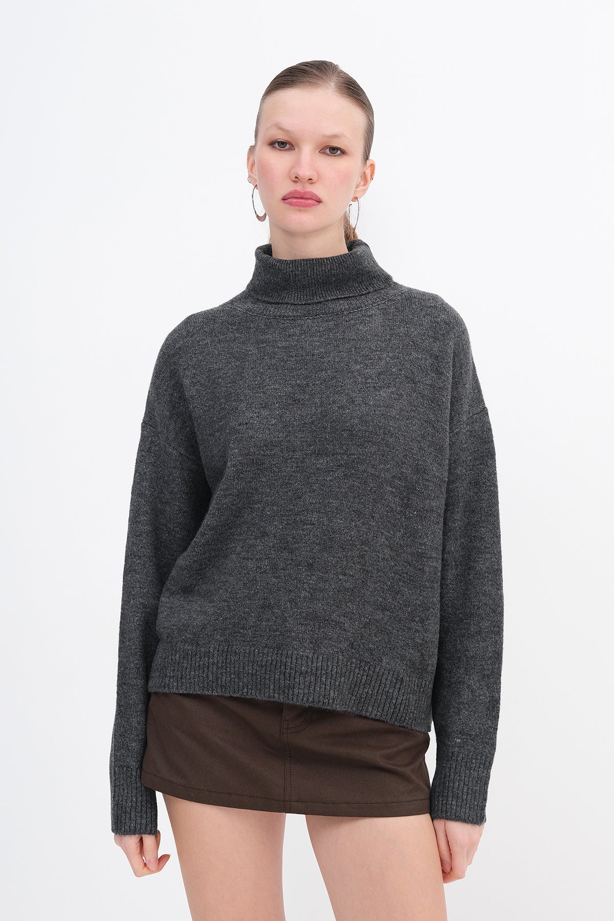 Charcoal_Turtleneck-Long-Sleeve-Knitwear-Sweater-addax