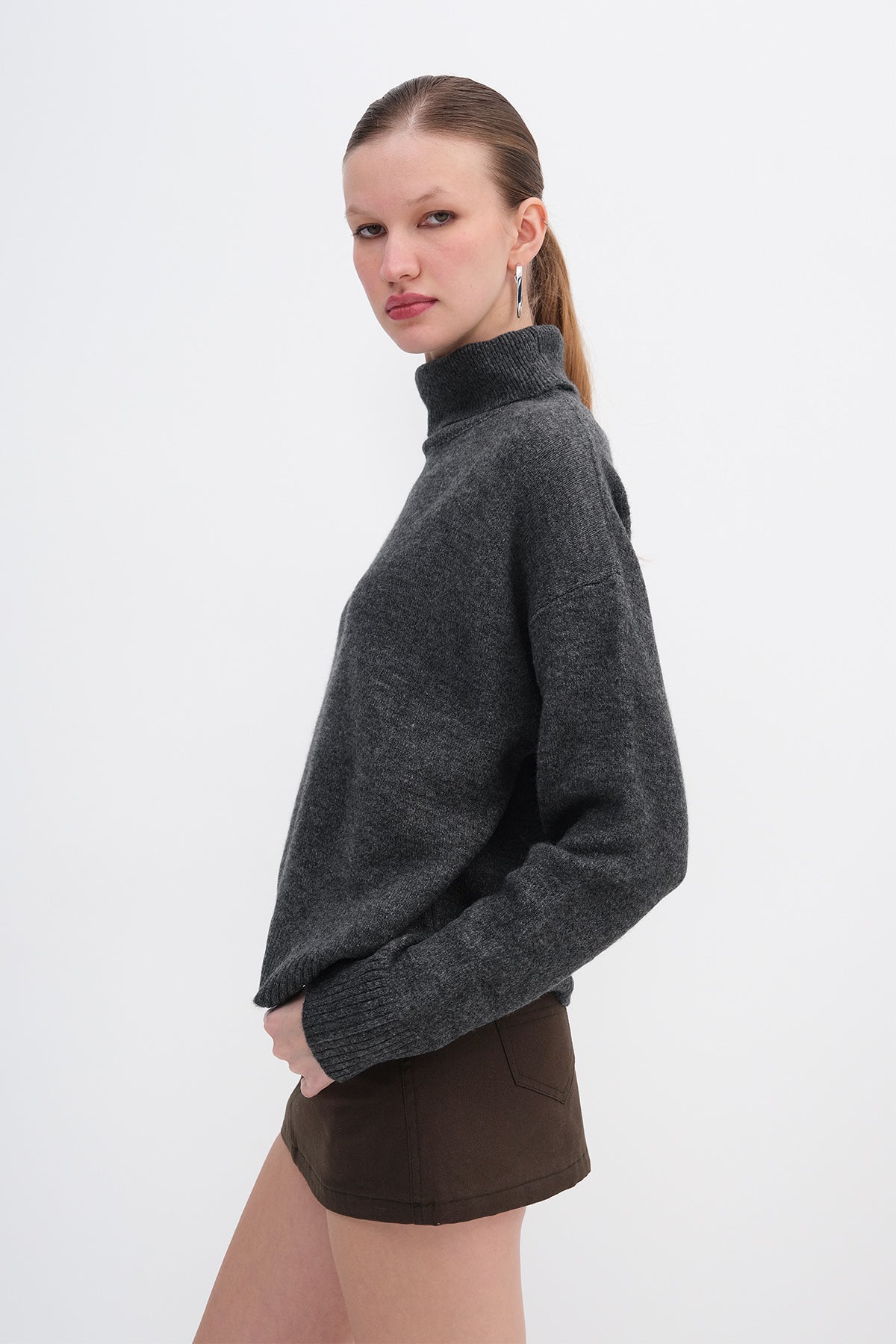 Charcoal_Turtleneck-Long-Sleeve-Knitwear-Sweater-addax