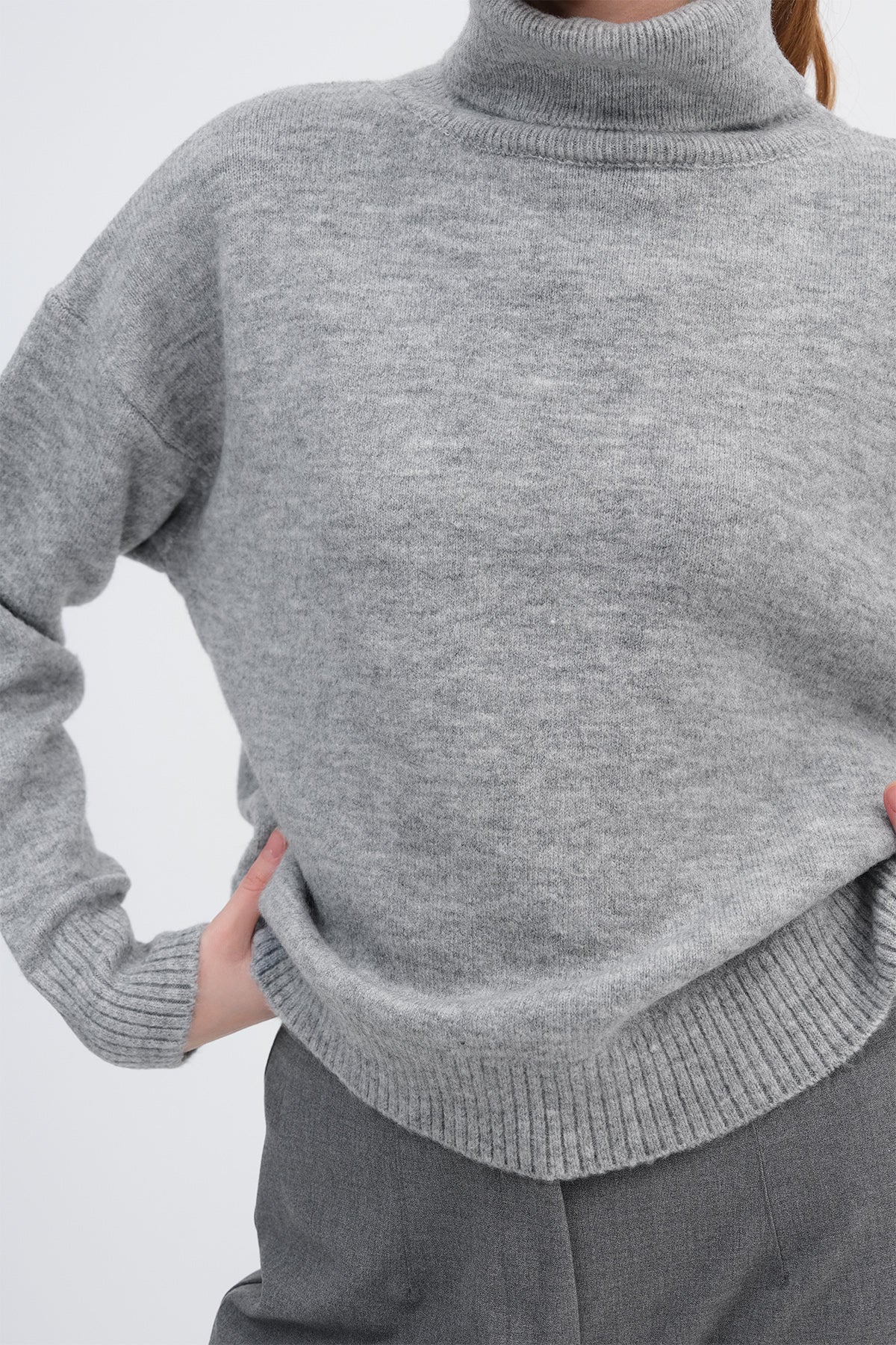 Grey_Turtleneck-Long-Sleeve-Knitwear-Sweater-addax