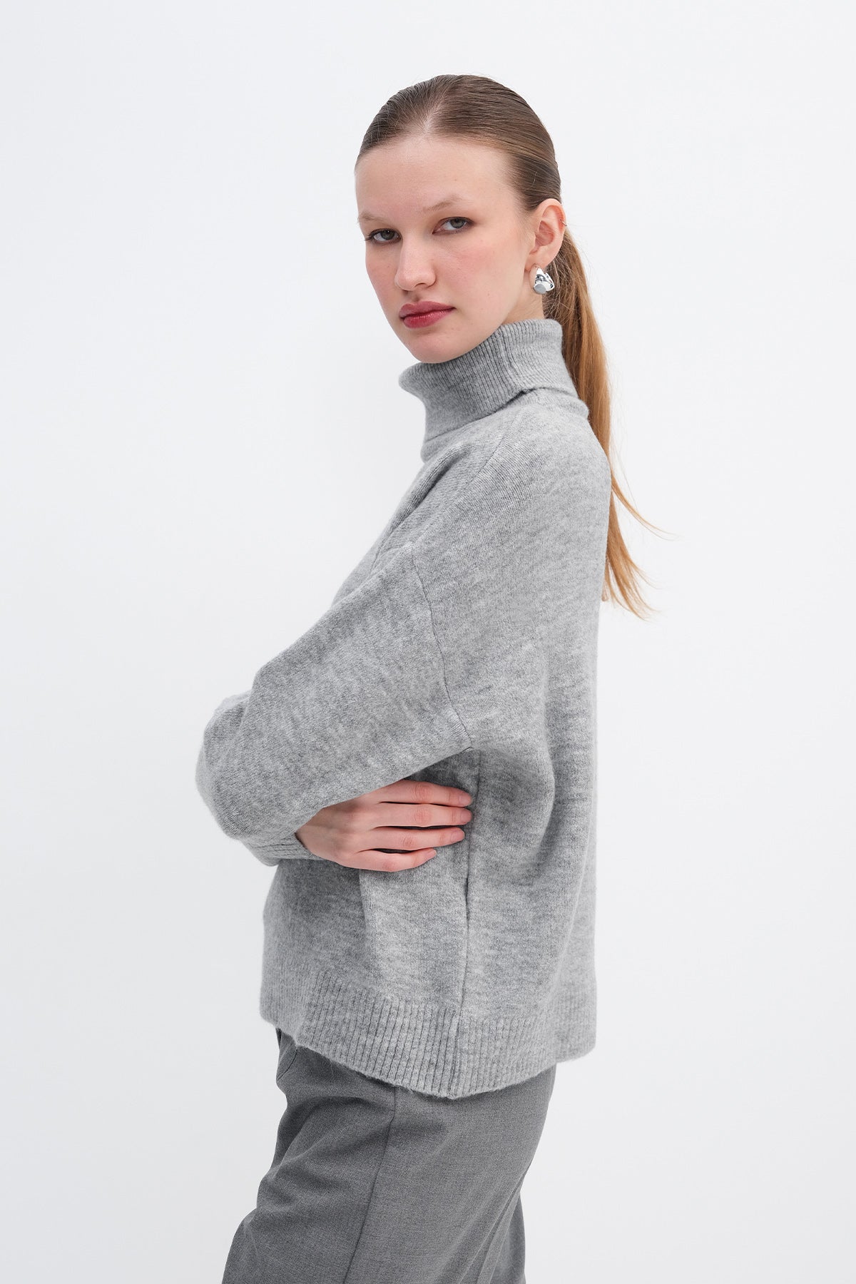 Grey_Turtleneck-Long-Sleeve-Knitwear-Sweater-addax