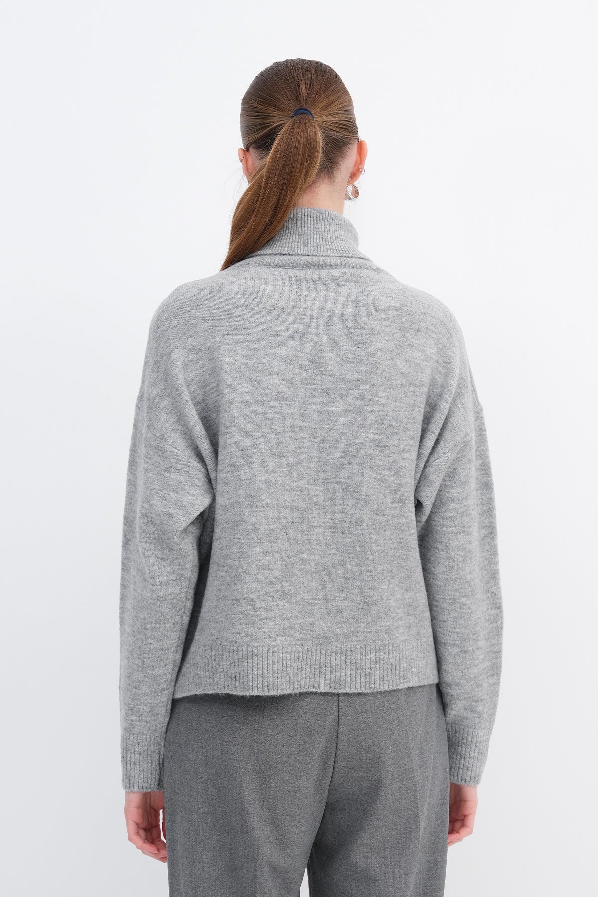 Grey_Turtleneck-Long-Sleeve-Knitwear-Sweater-addax