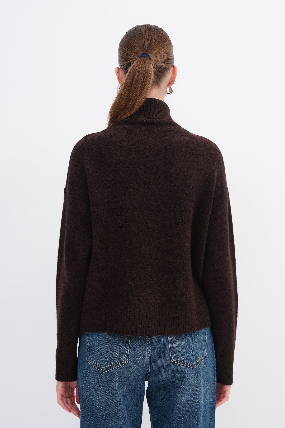 Bitter-Coffee_Turtleneck-Long-Sleeve-Knitwear-Sweater-addax