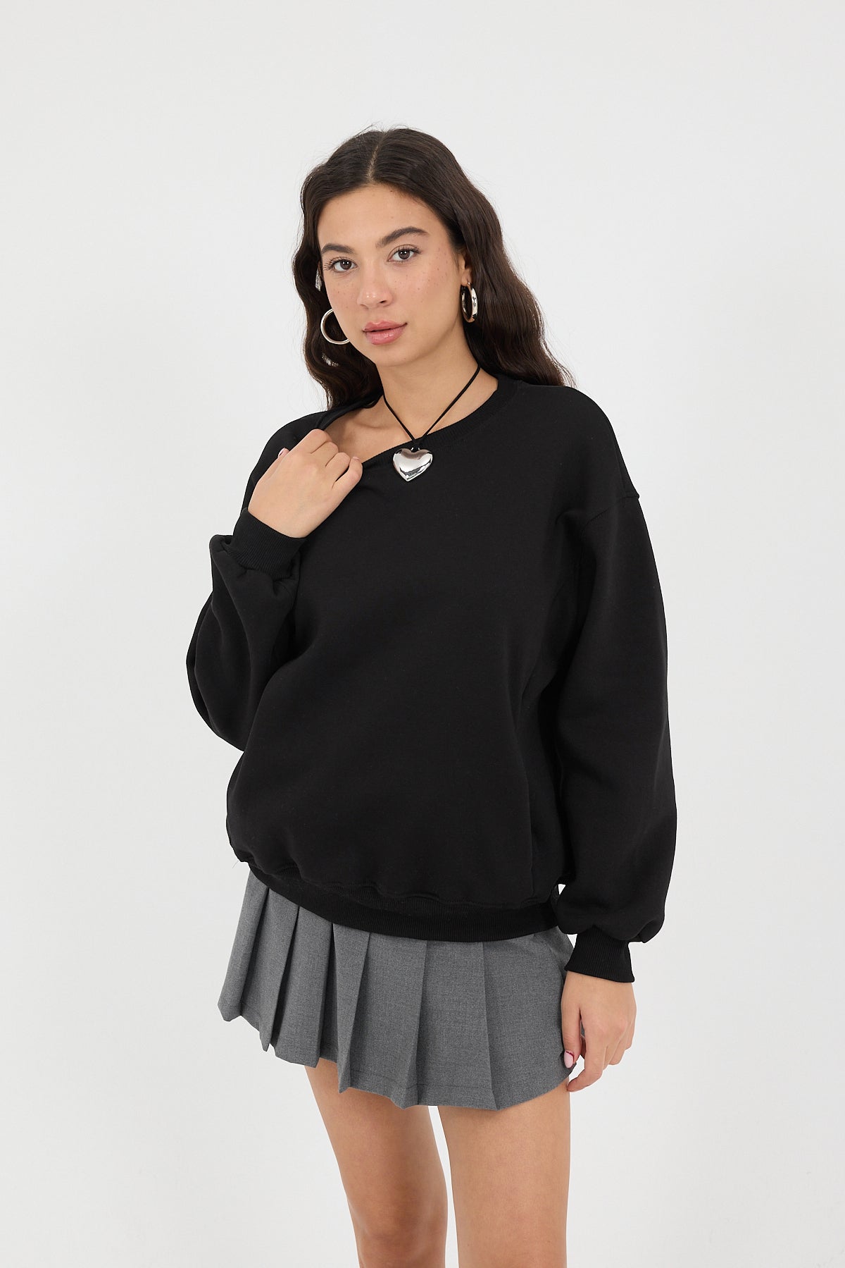 Black_Crew-Neck-Fleece-Lined-Basic-Sweatshirt-addax