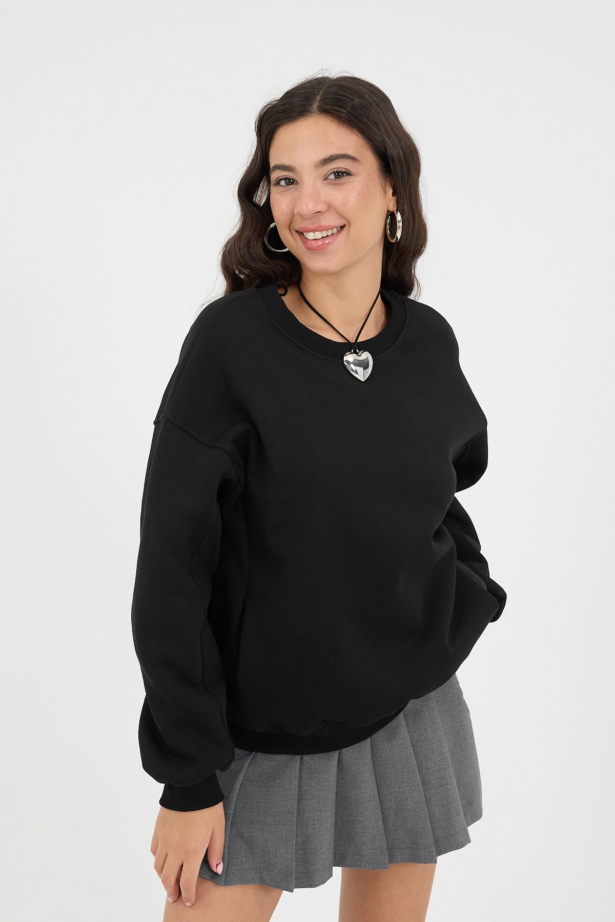 Black_Crew-Neck-Fleece-Lined-Basic-Sweatshirt-addax