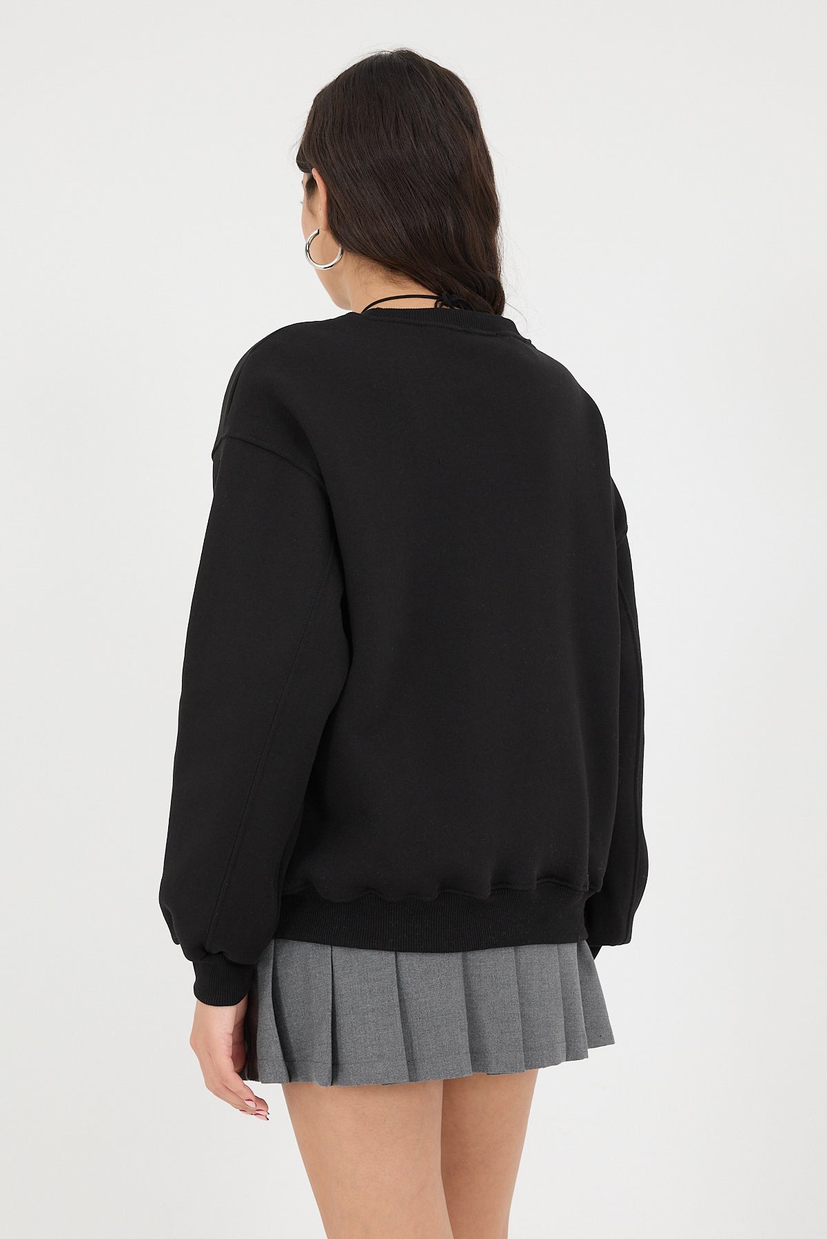 Black_Crew-Neck-Fleece-Lined-Basic-Sweatshirt-addax