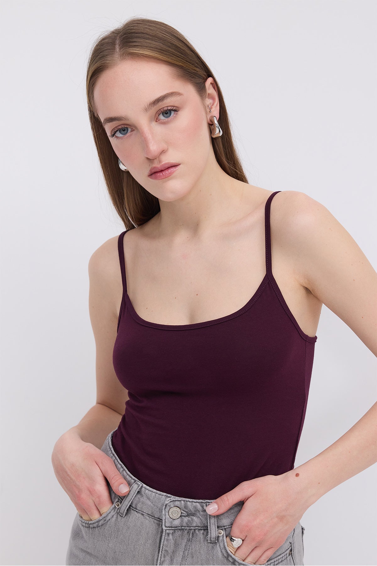 Gardenia_Basic-Tank-Top-with-Straps-addax