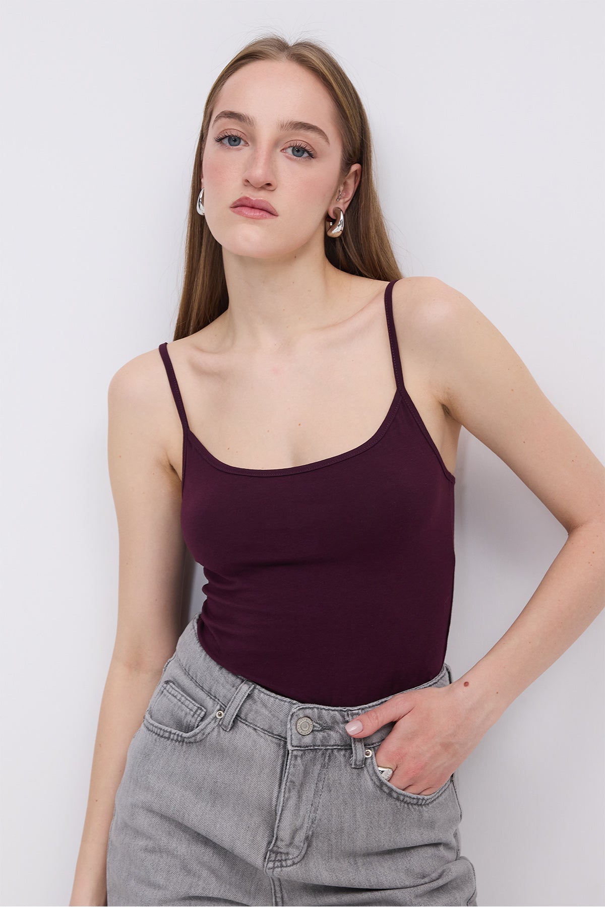 Gardenia_Basic-Tank-Top-with-Straps-addax