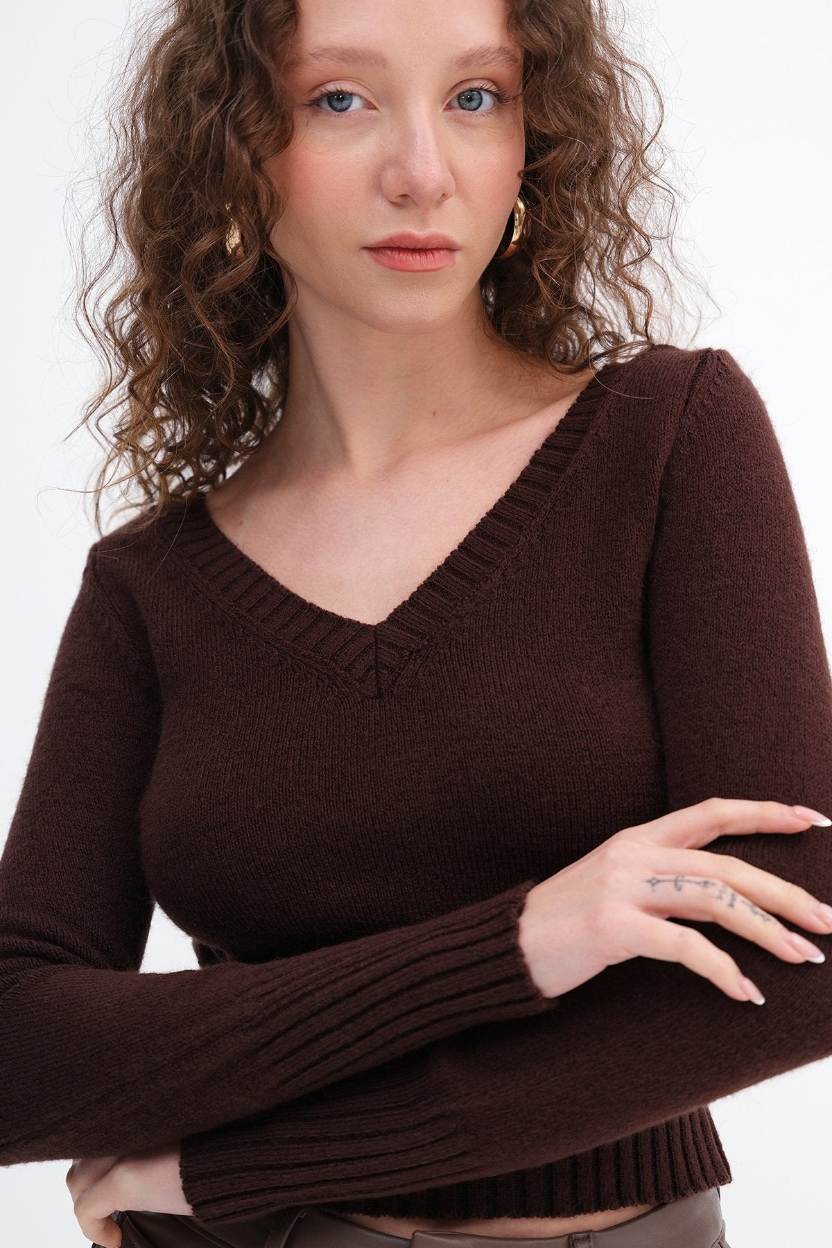 Front and Back V Neck Knitted Sweater