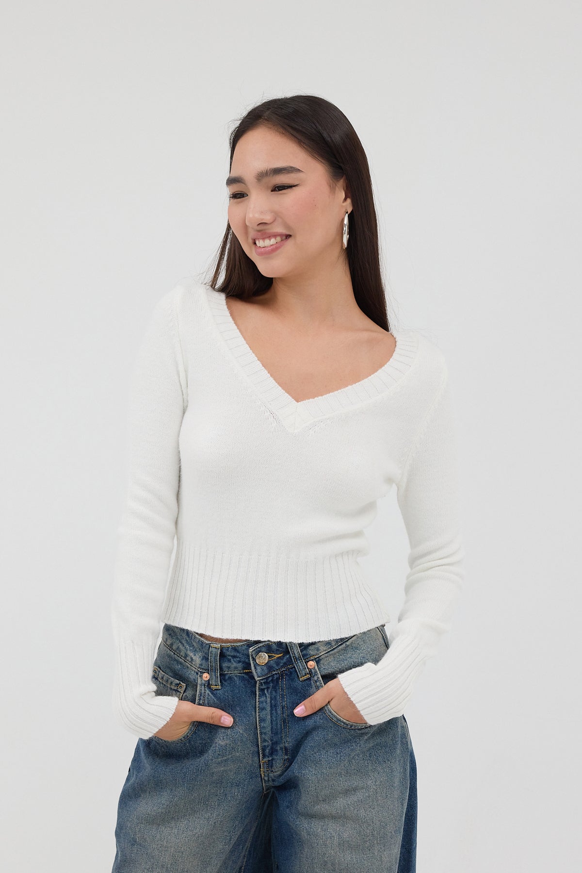 Ecru_Front-and-Back-V-Neck-Knitted-Sweater-addax