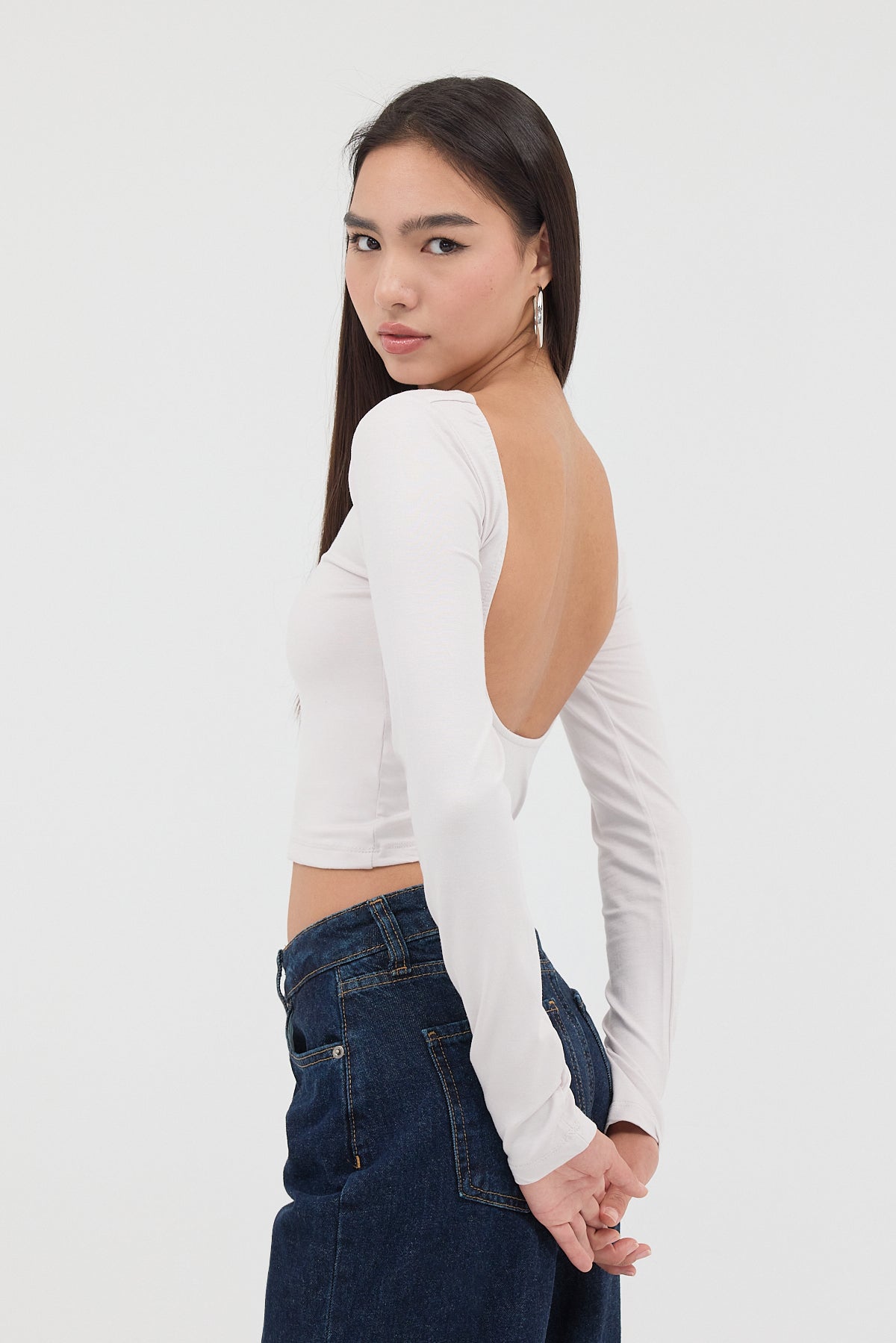 Stone_Low-Rise-Long-Sleeve-Crop-Blouse-addax