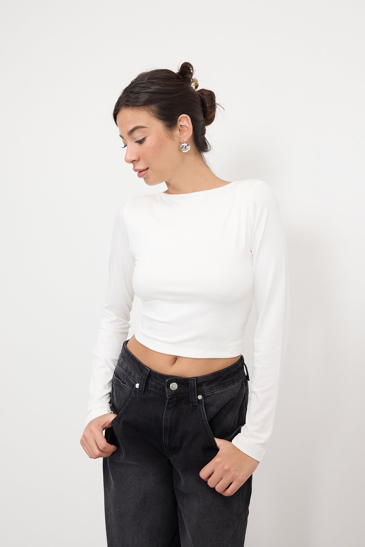 Ecru_Low-Rise-Long-Sleeve-Crop-Blouse-addax