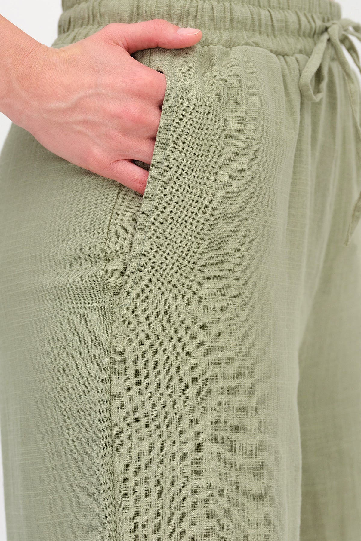 Oil-Green_Wide-Leg-Trousers-with-Pockets-addax