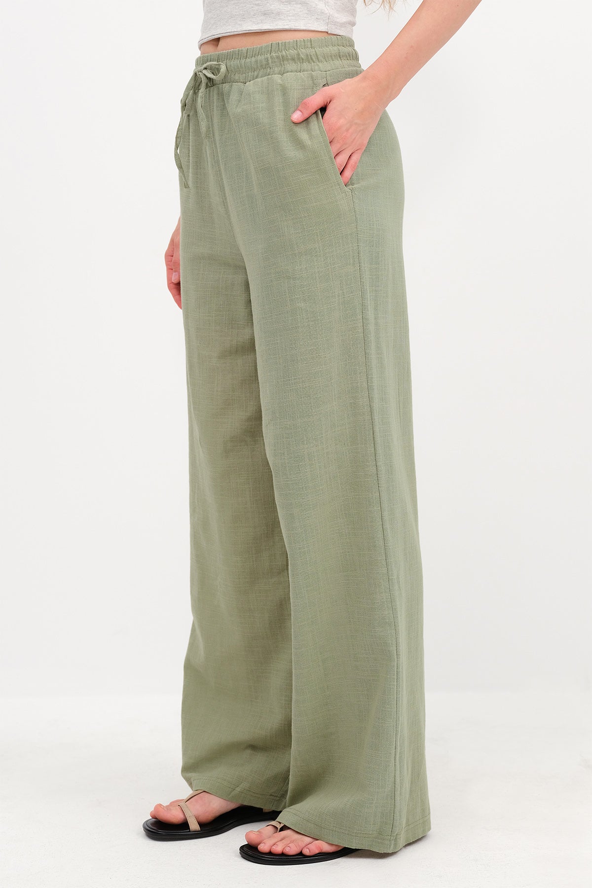 Oil-Green_Wide-Leg-Trousers-with-Pockets-addax