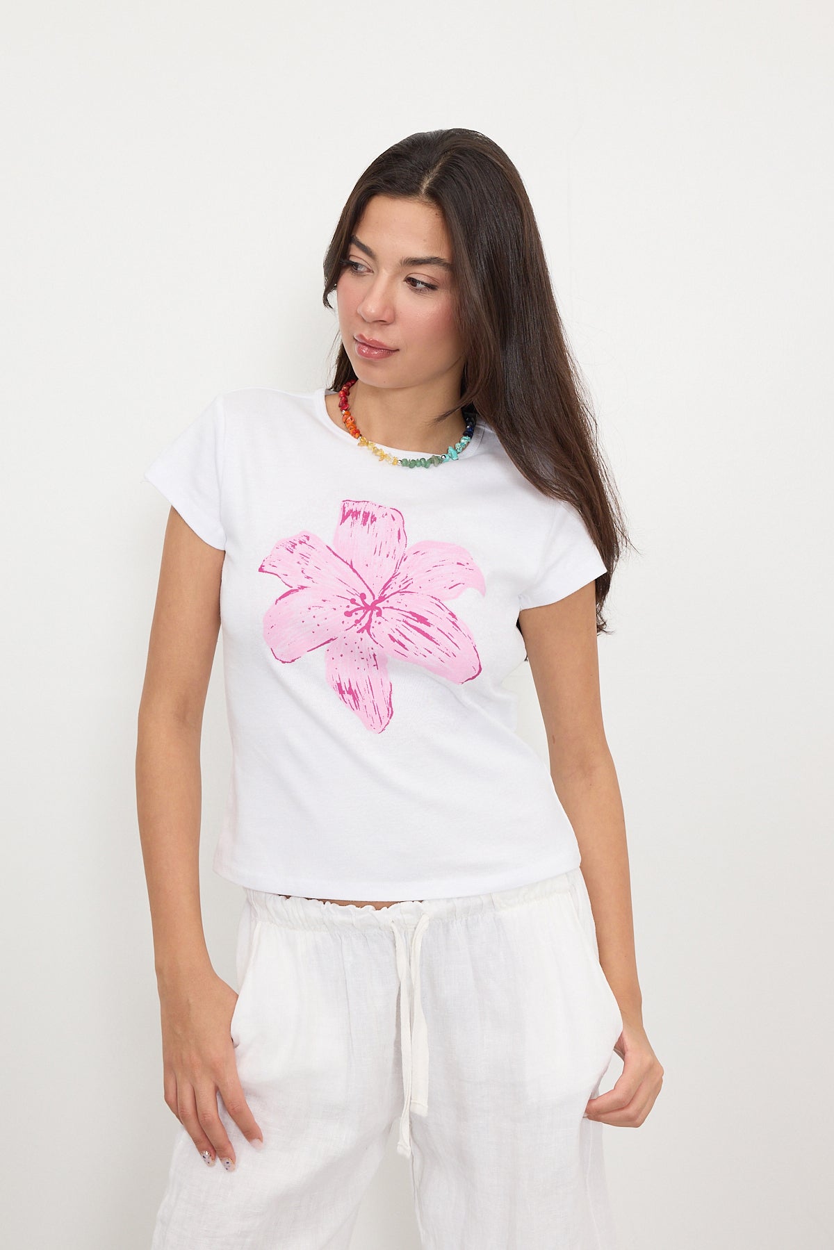 White_Floral-Print-Short-Sleeve-T-shirt-addax