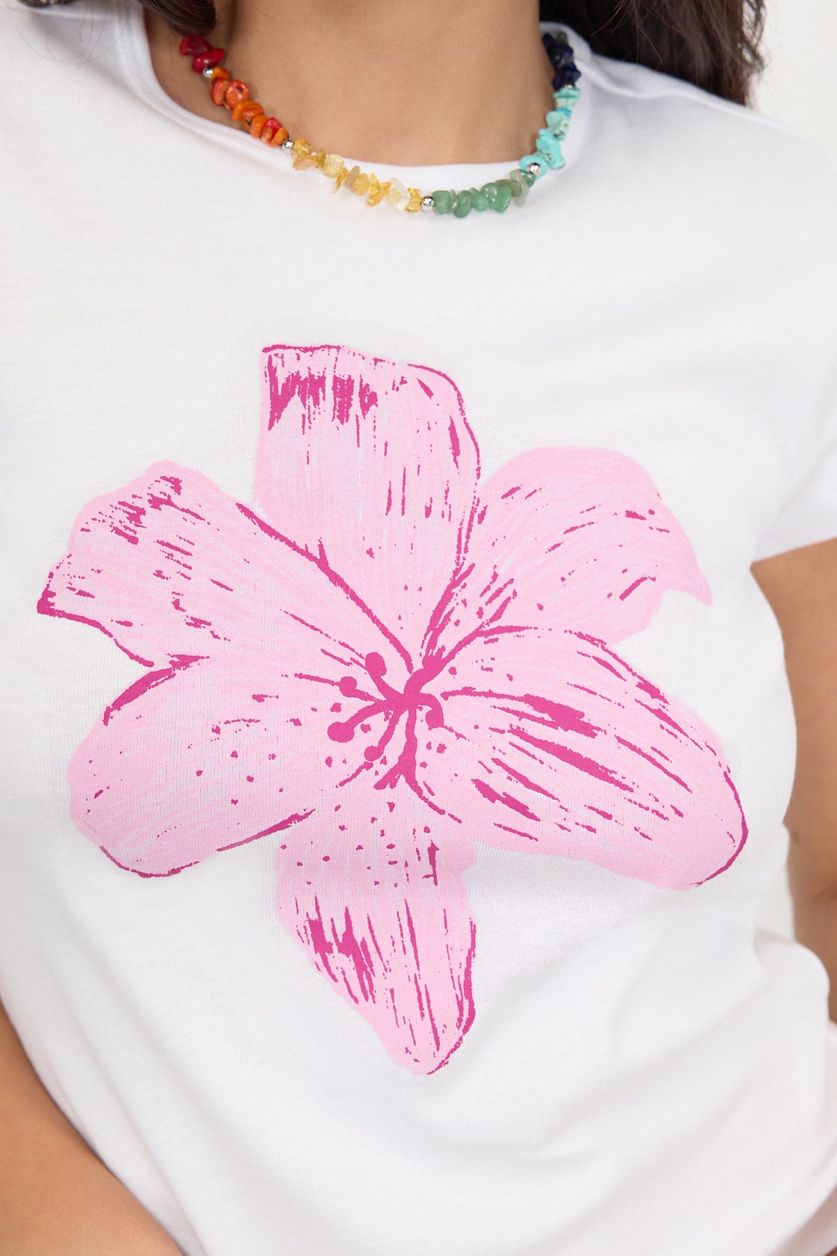 White_Floral-Print-Short-Sleeve-T-shirt-addax