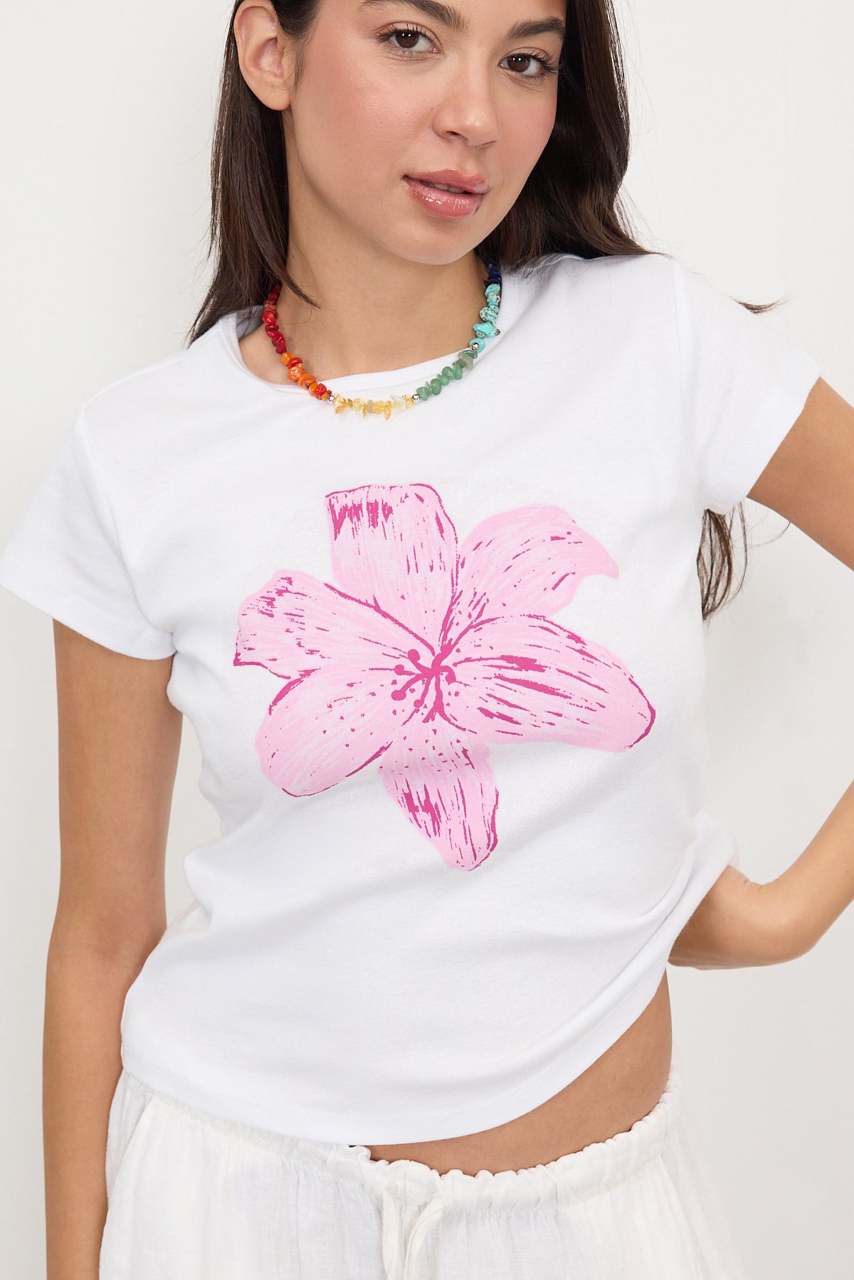 White_Floral-Print-Short-Sleeve-T-shirt-addax