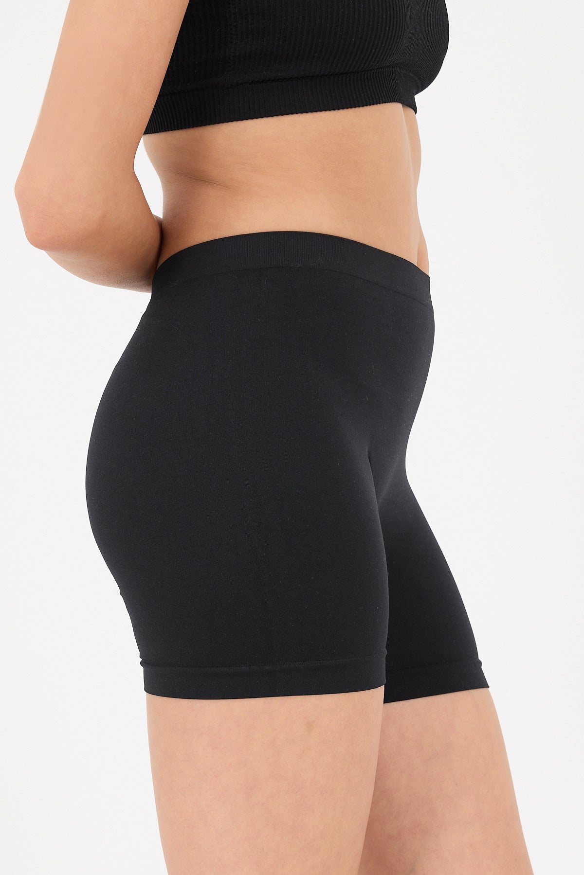 Black_High-Waist-Seamless-Shorts-Tights-addax